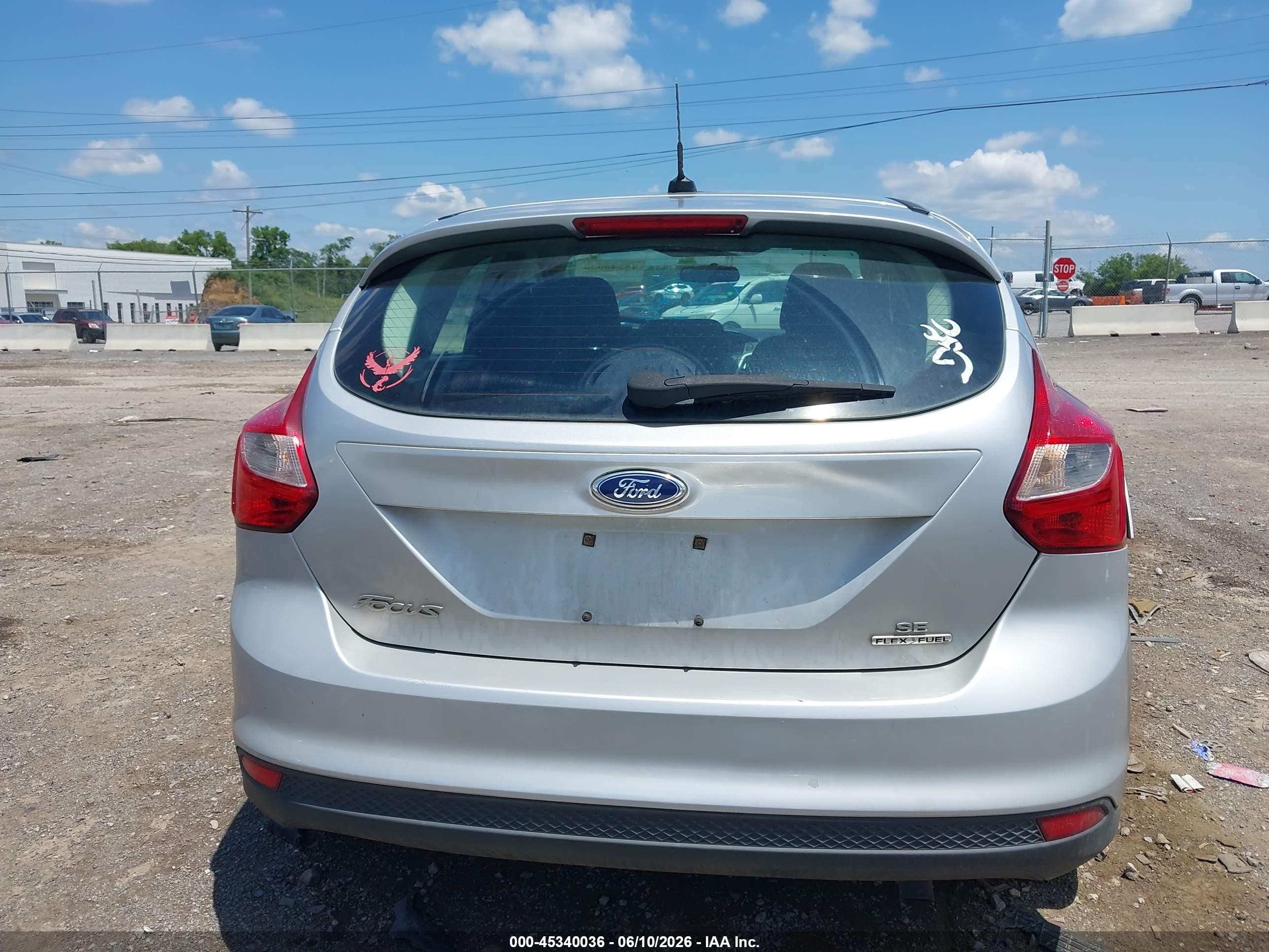 2014 Ford Focus Se Silver vin: 1FADP3K27EL325611