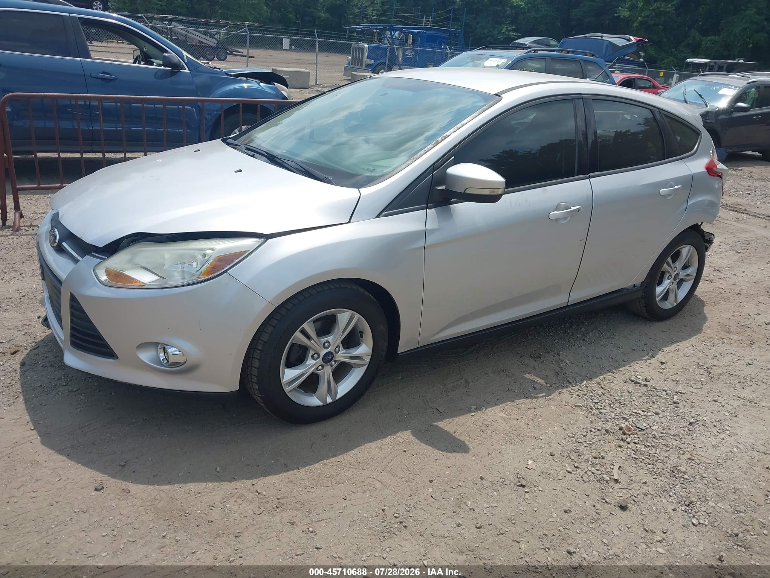 2014 Ford Focus Se Silver vin: 1FADP3K27EL334616