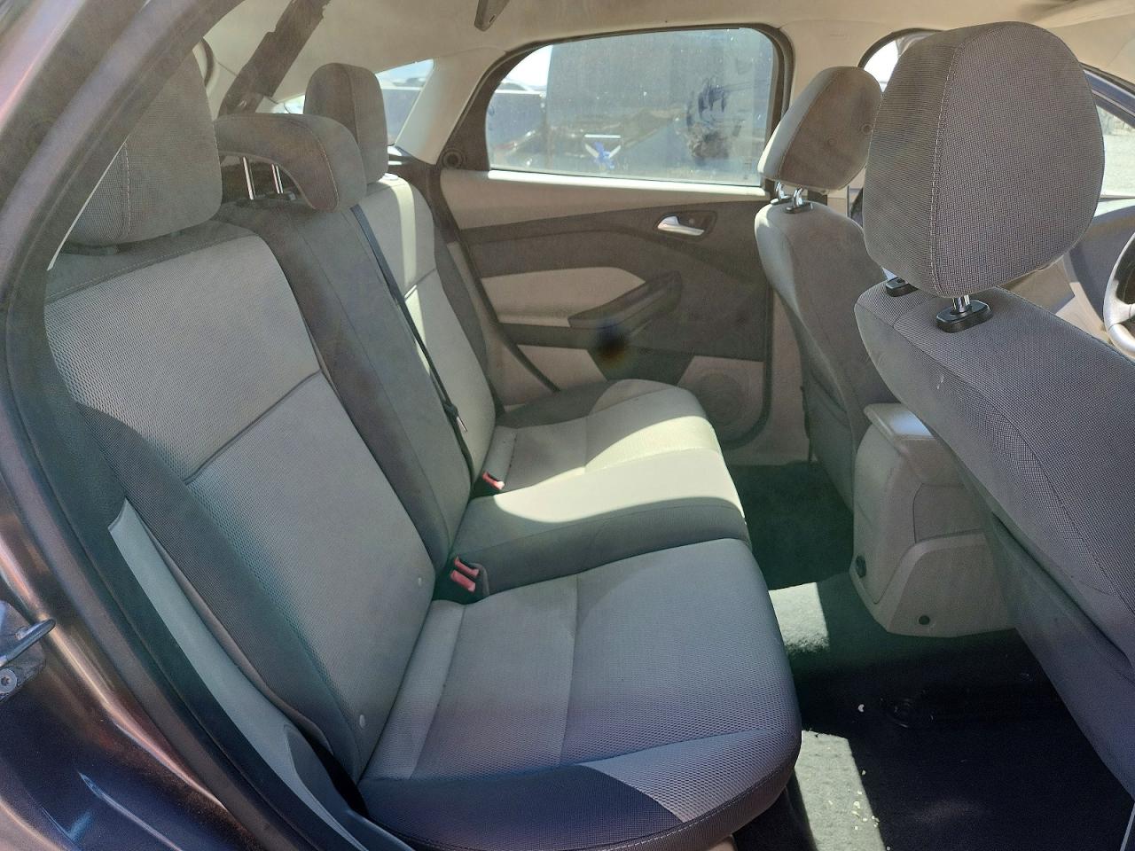 2014 Ford Focus Se Gray vin: 1FADP3K27EL350380