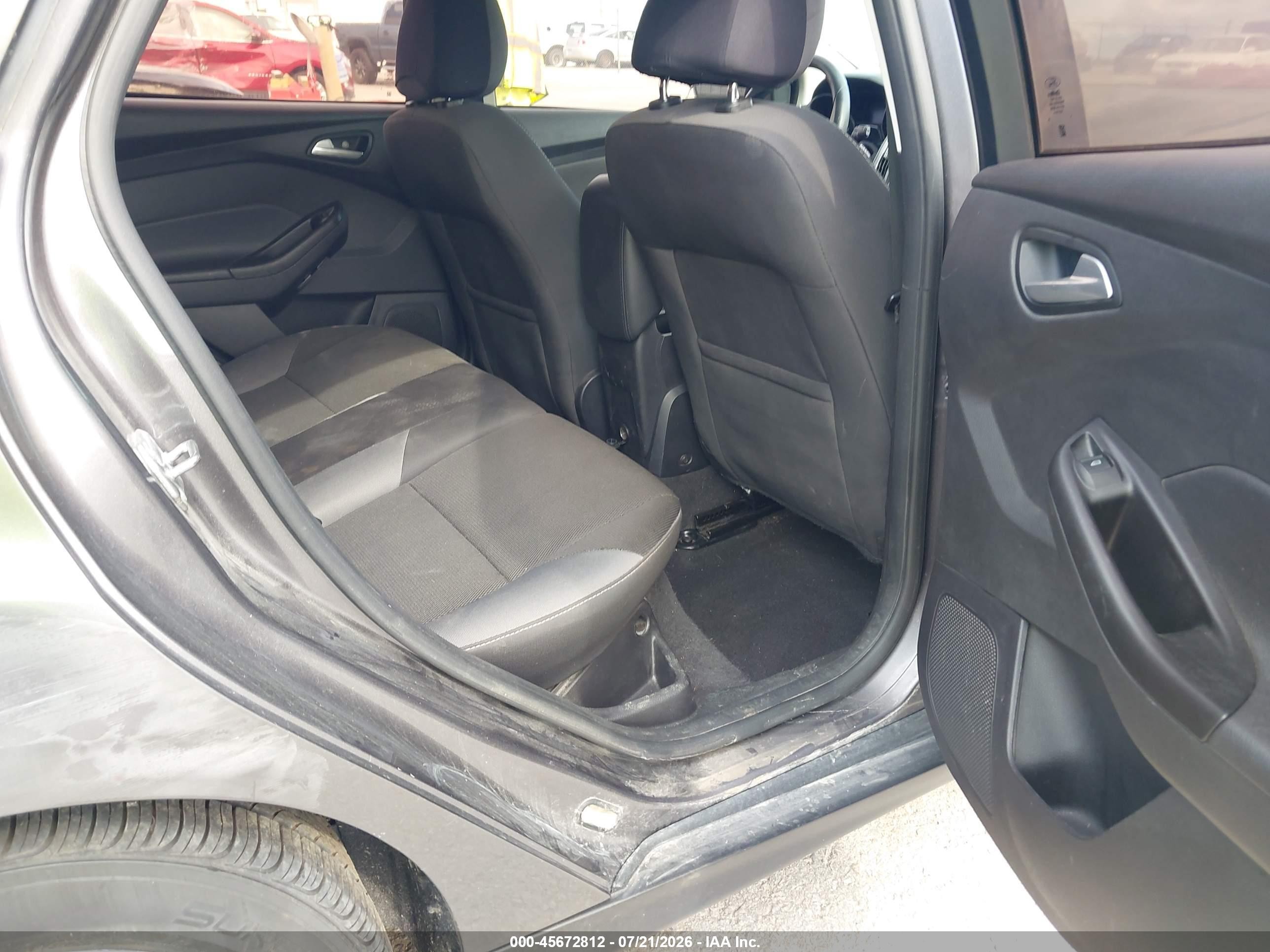 2014 Ford Focus Se Gray vin: 1FADP3K27EL381631