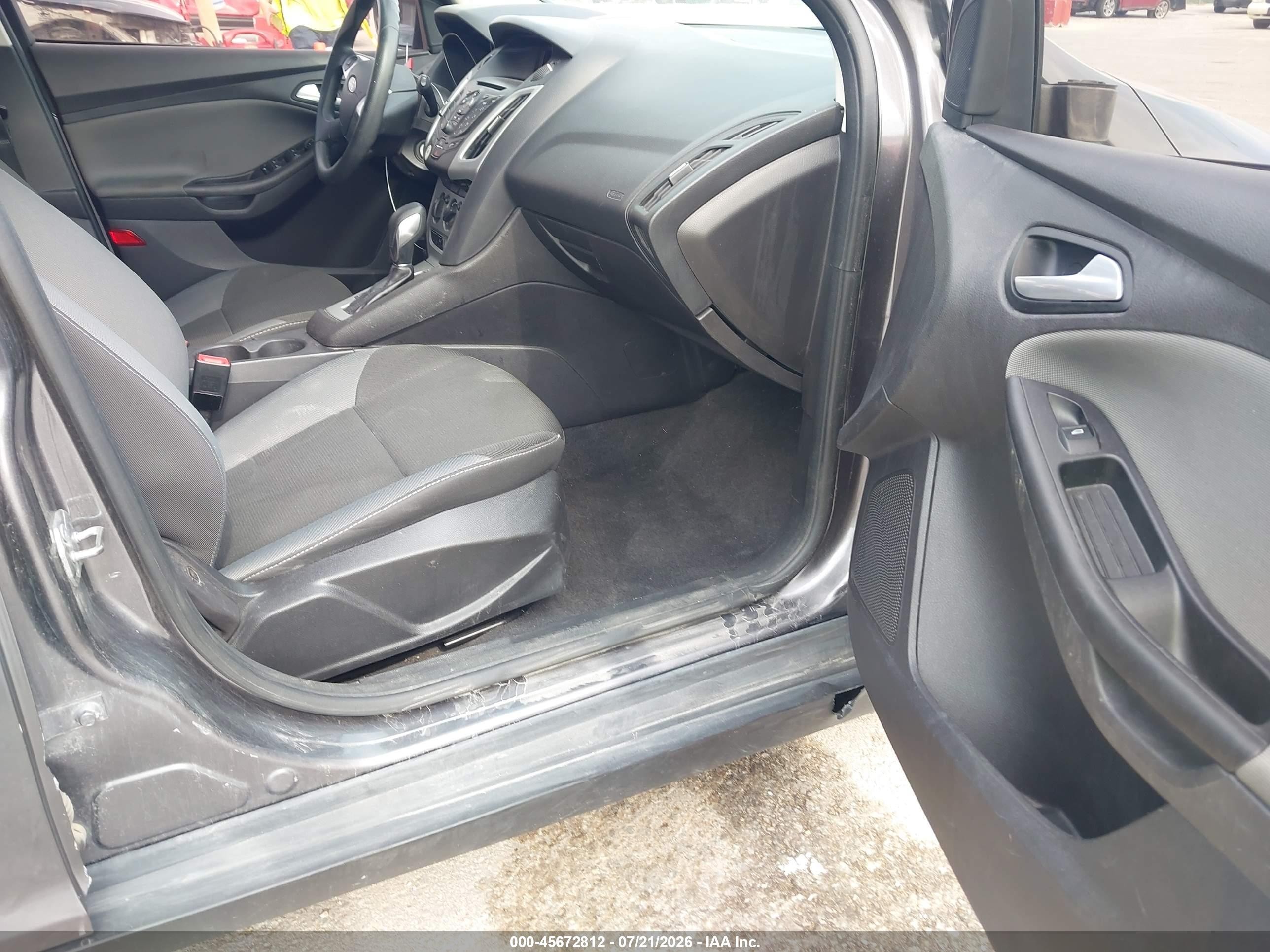 2014 Ford Focus Se Gray vin: 1FADP3K27EL381631
