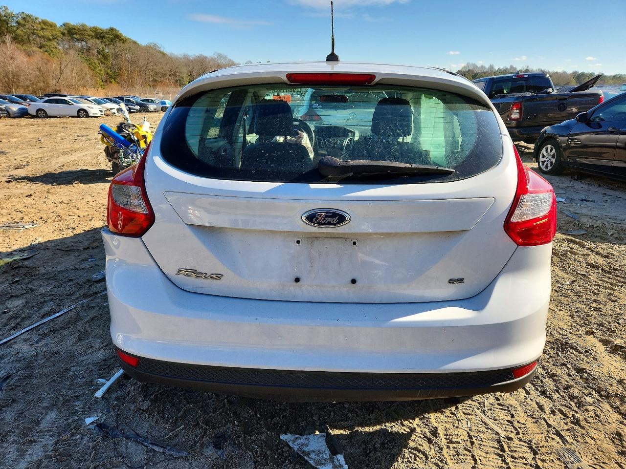 2014 Ford Focus Se White vin: 1FADP3K27EL410867