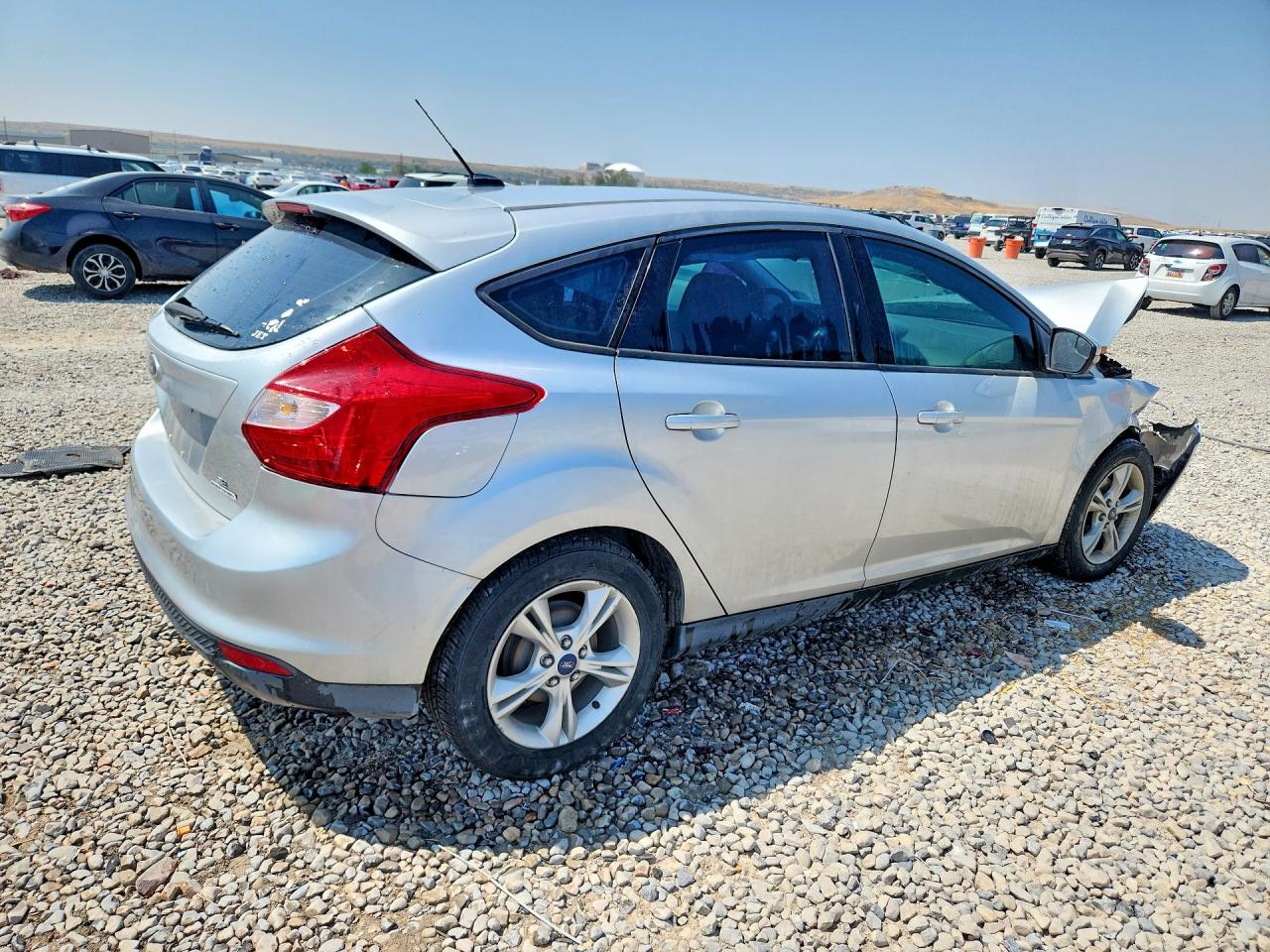 2014 Ford Focus Se Silver vin: 1FADP3K27EL413882