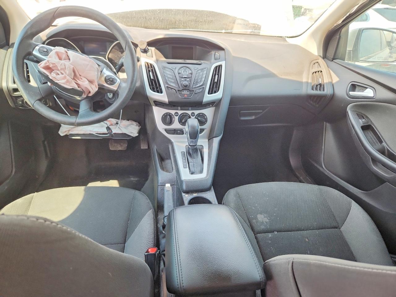 2014 Ford Focus Se Silver vin: 1FADP3K27EL413882
