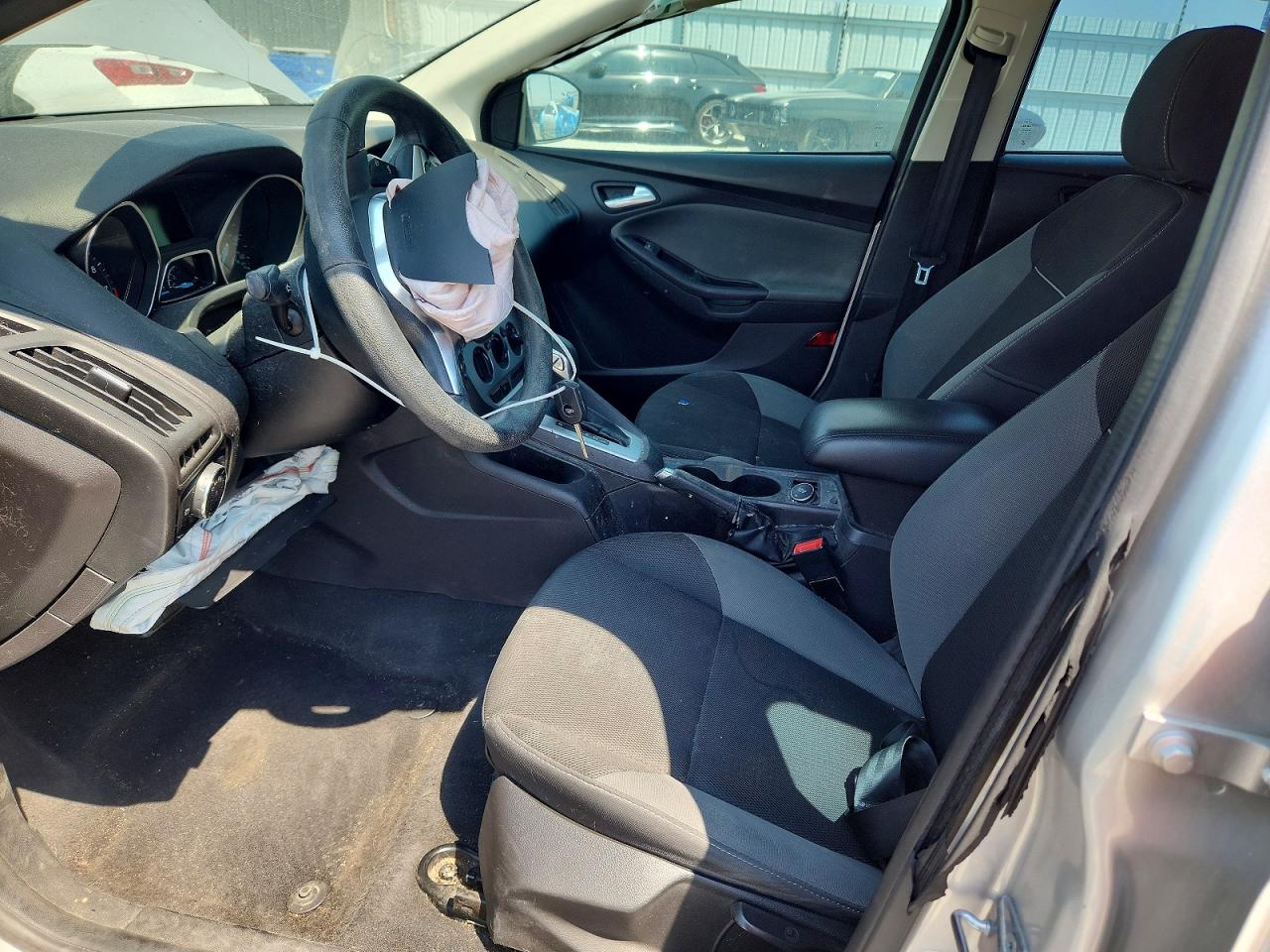 2014 Ford Focus Se Silver vin: 1FADP3K27EL413882