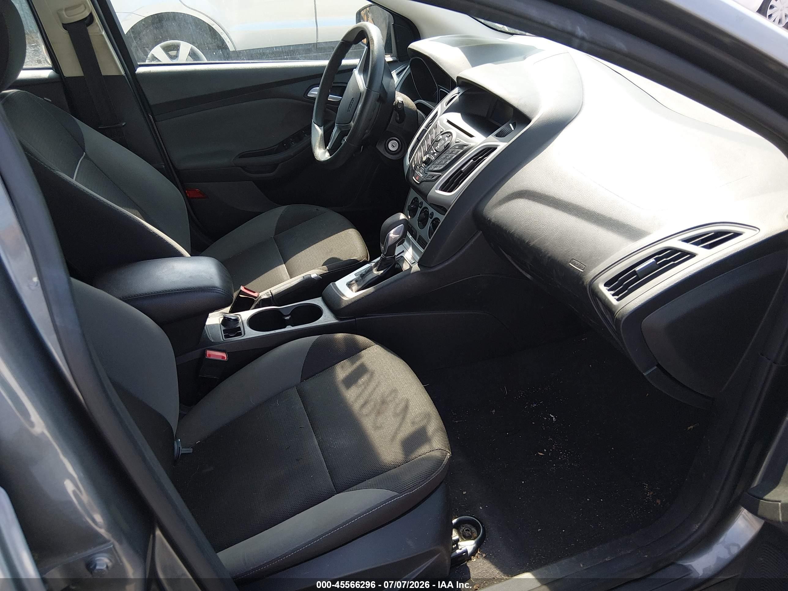 2014 Ford Focus Se Gray vin: 1FADP3K27EL429595