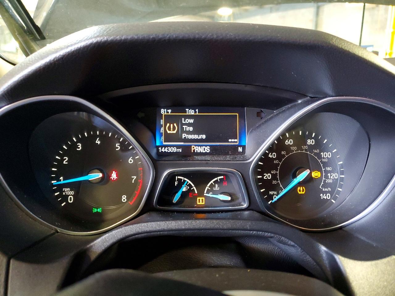 2015 Ford Focus Se Черный vin: 1FADP3K27FL215966
