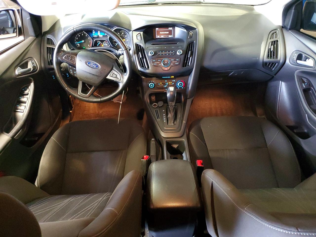 2015 Ford Focus Se Черный vin: 1FADP3K27FL215966