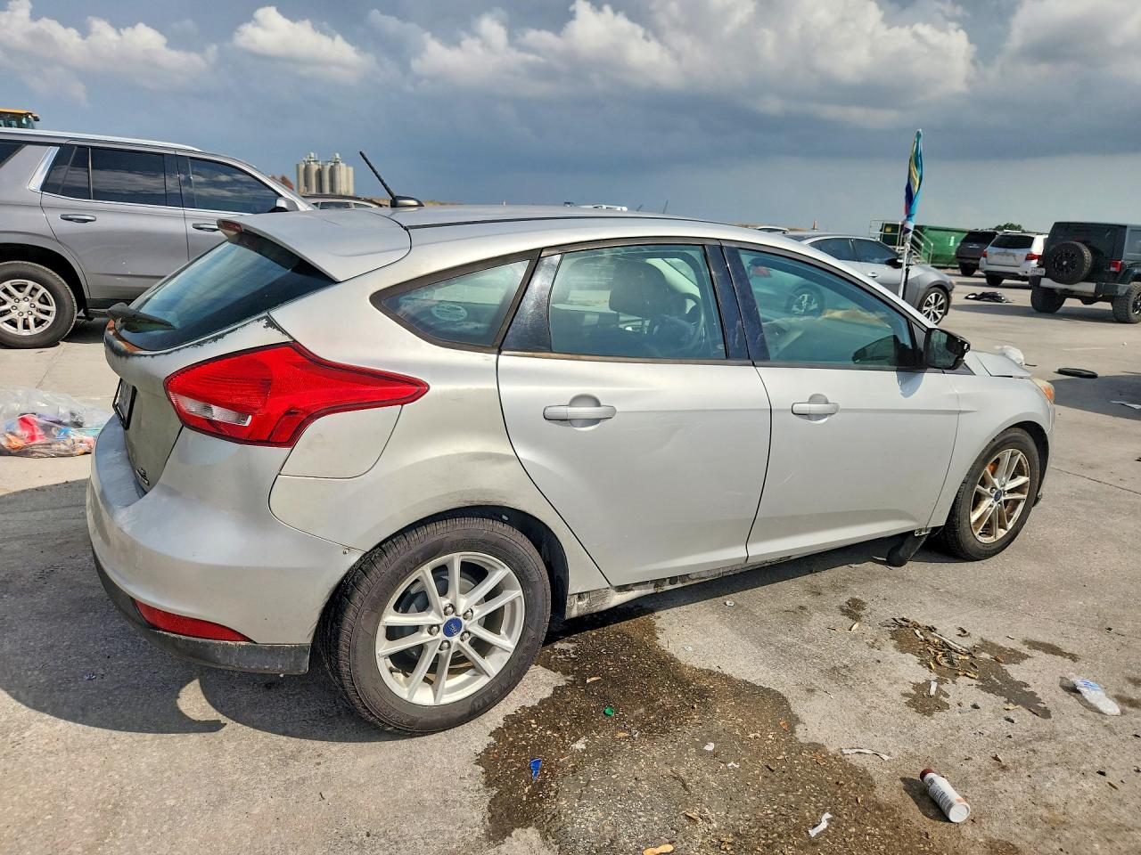 2015 Ford Focus Se Silver vin: 1FADP3K27FL222772