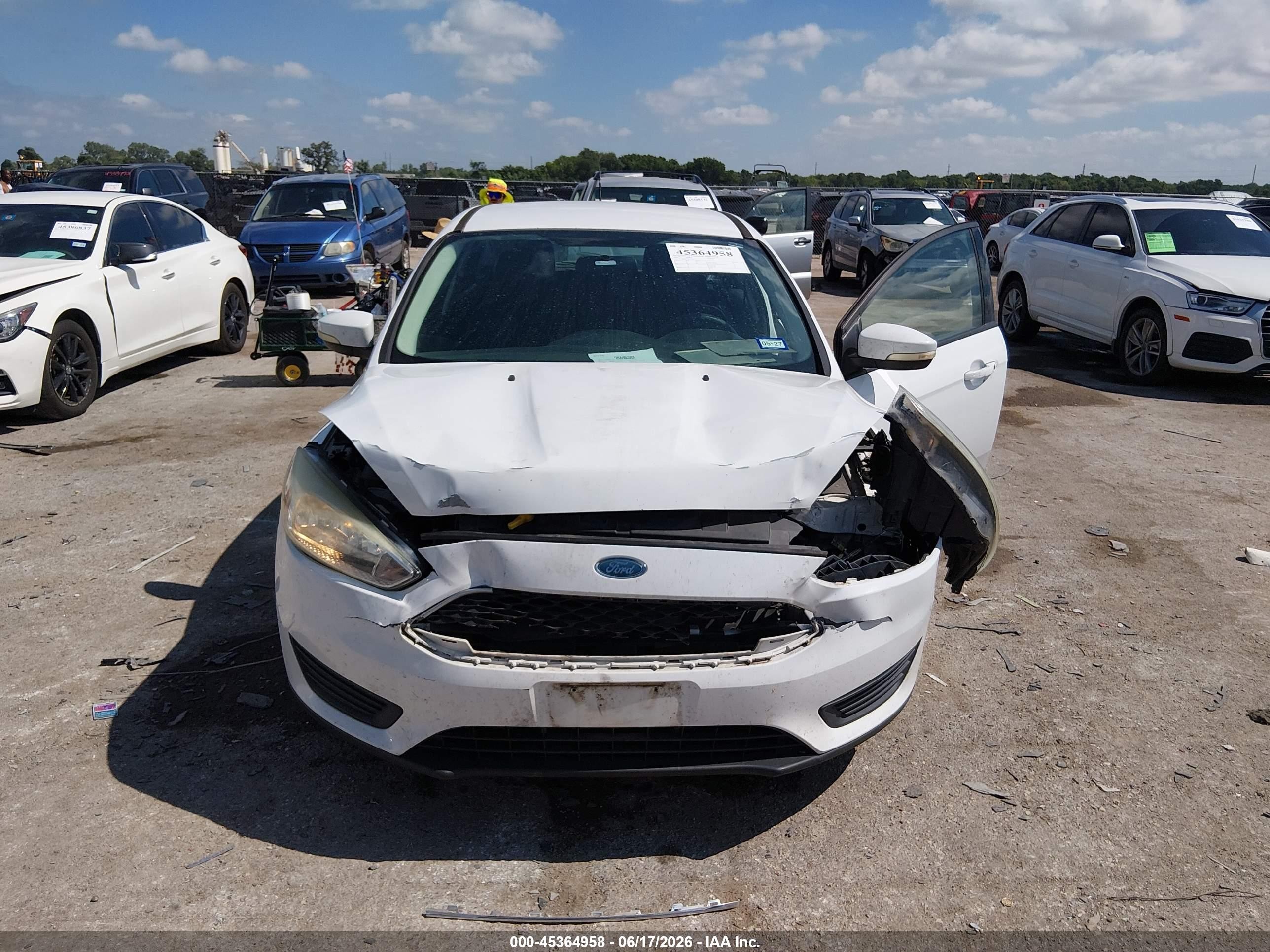 2015 Ford Focus Se White vin: 1FADP3K27FL233027