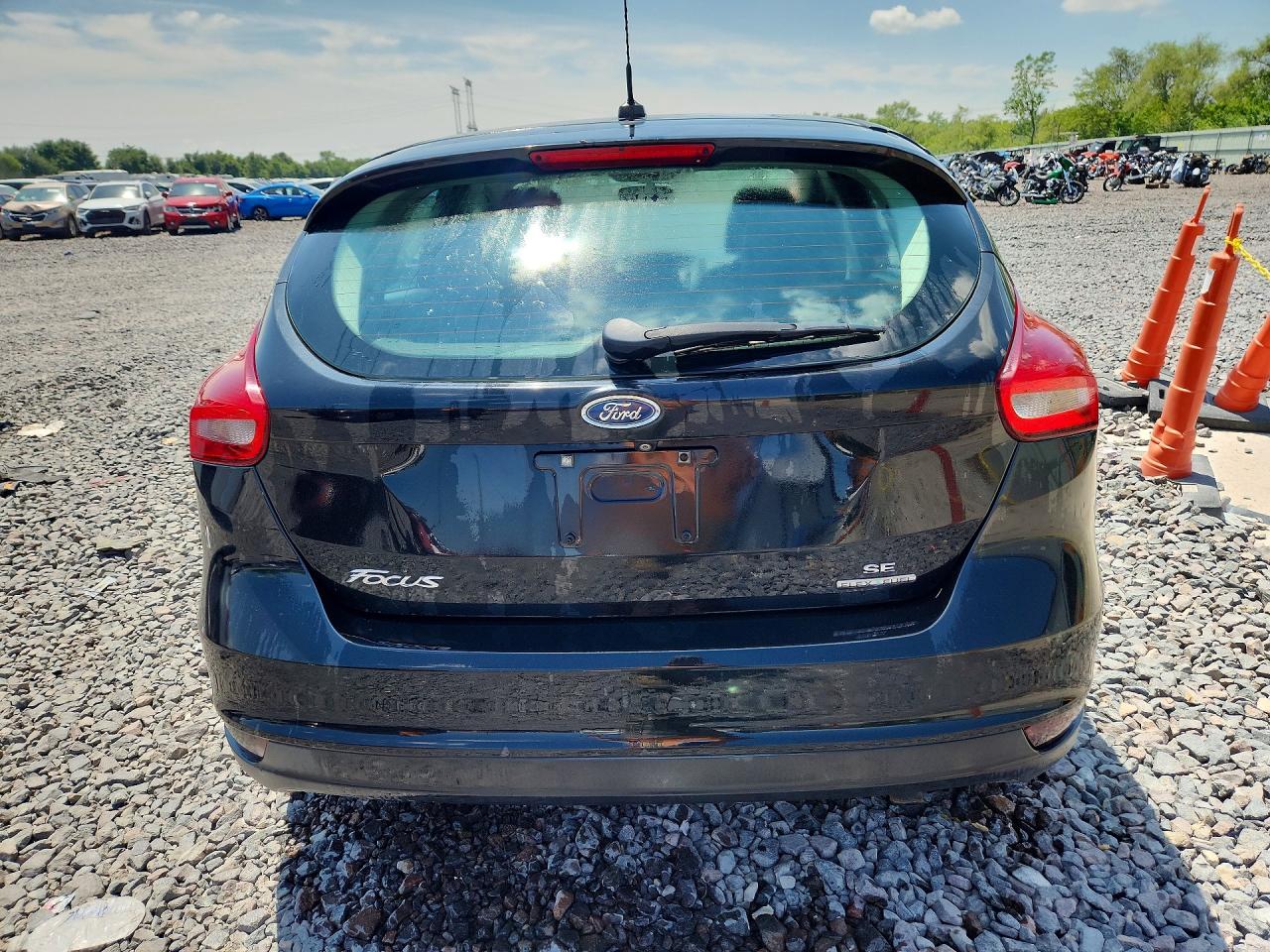 2015 Ford Focus Se Black vin: 1FADP3K27FL238986