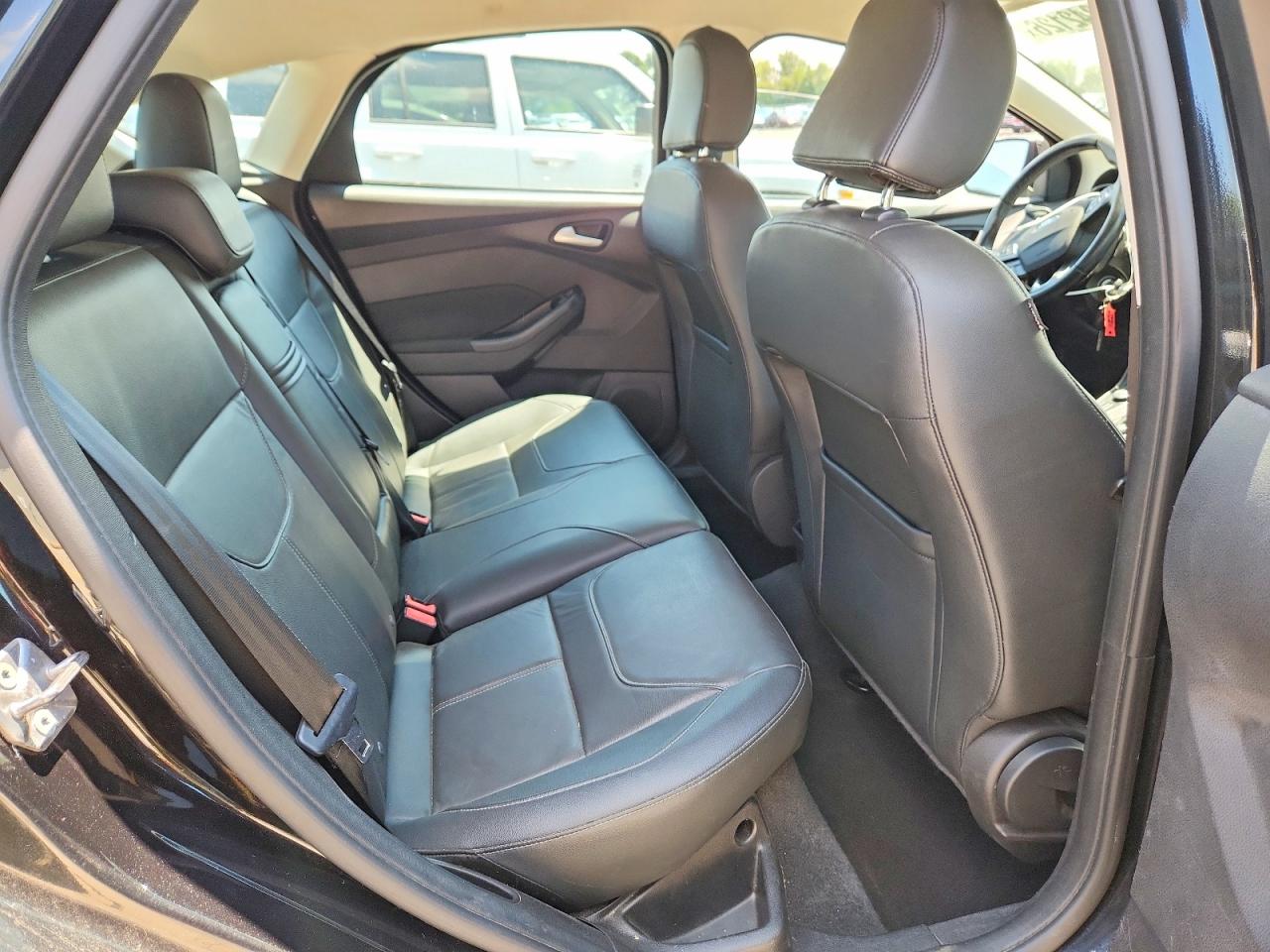 2015 Ford Focus Se Black vin: 1FADP3K27FL238986