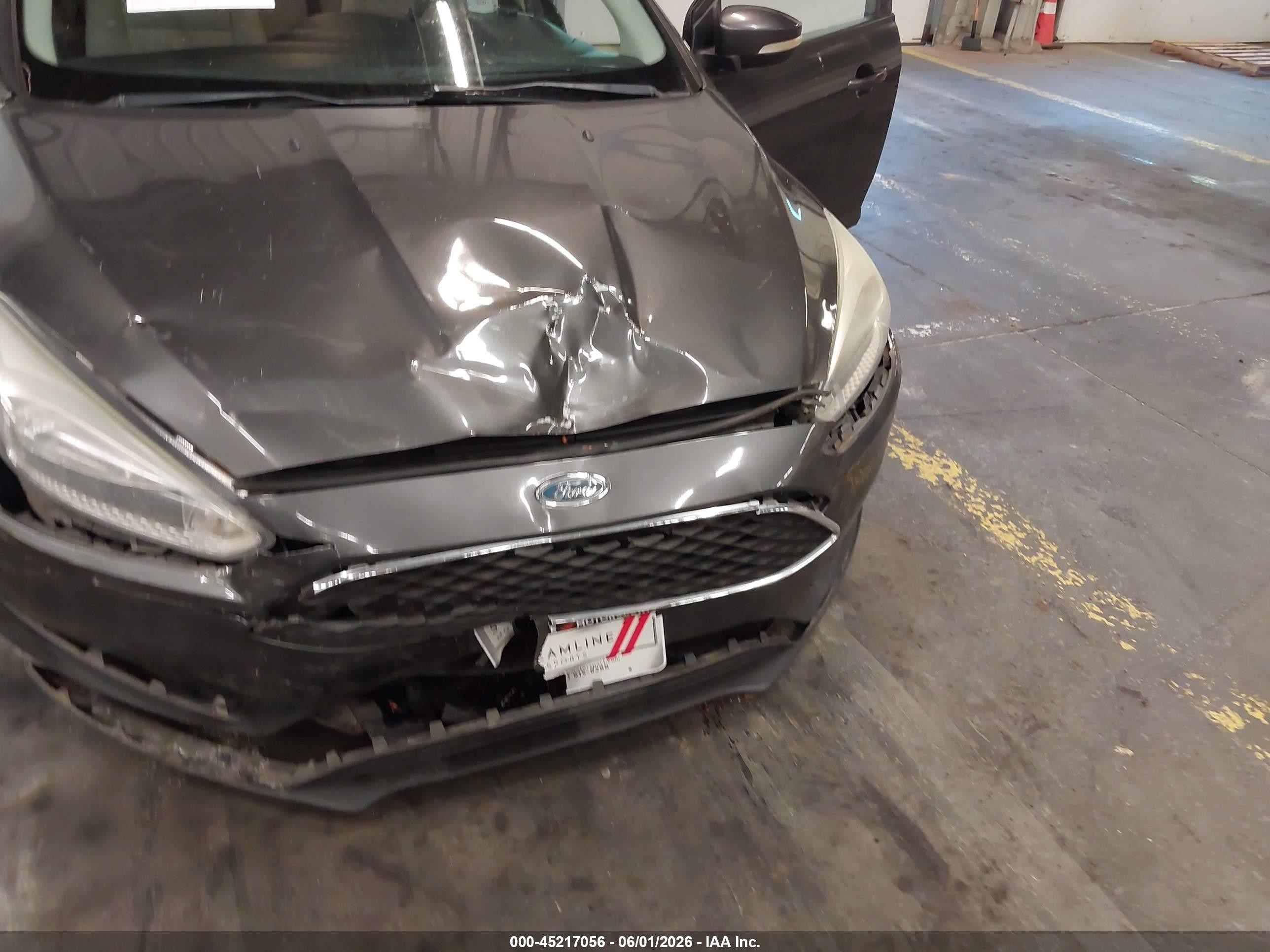 2015 Ford Focus Se Gray vin: 1FADP3K27FL269316