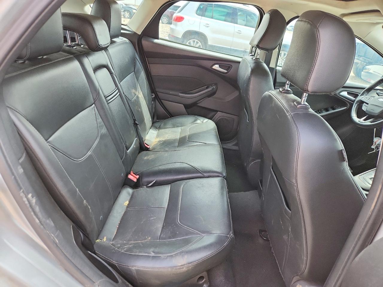 2015 Ford Focus Se Silver vin: 1FADP3K27FL319311