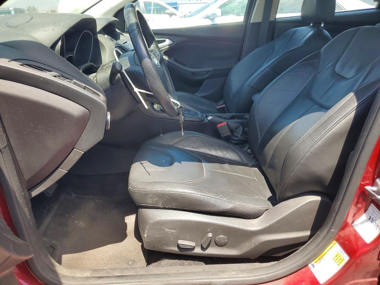 2015 Ford Focus Se Red vin: 1FADP3K27FL336707