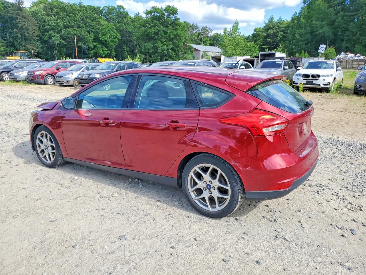 2015 Ford Focus Se Red vin: 1FADP3K27FL352969