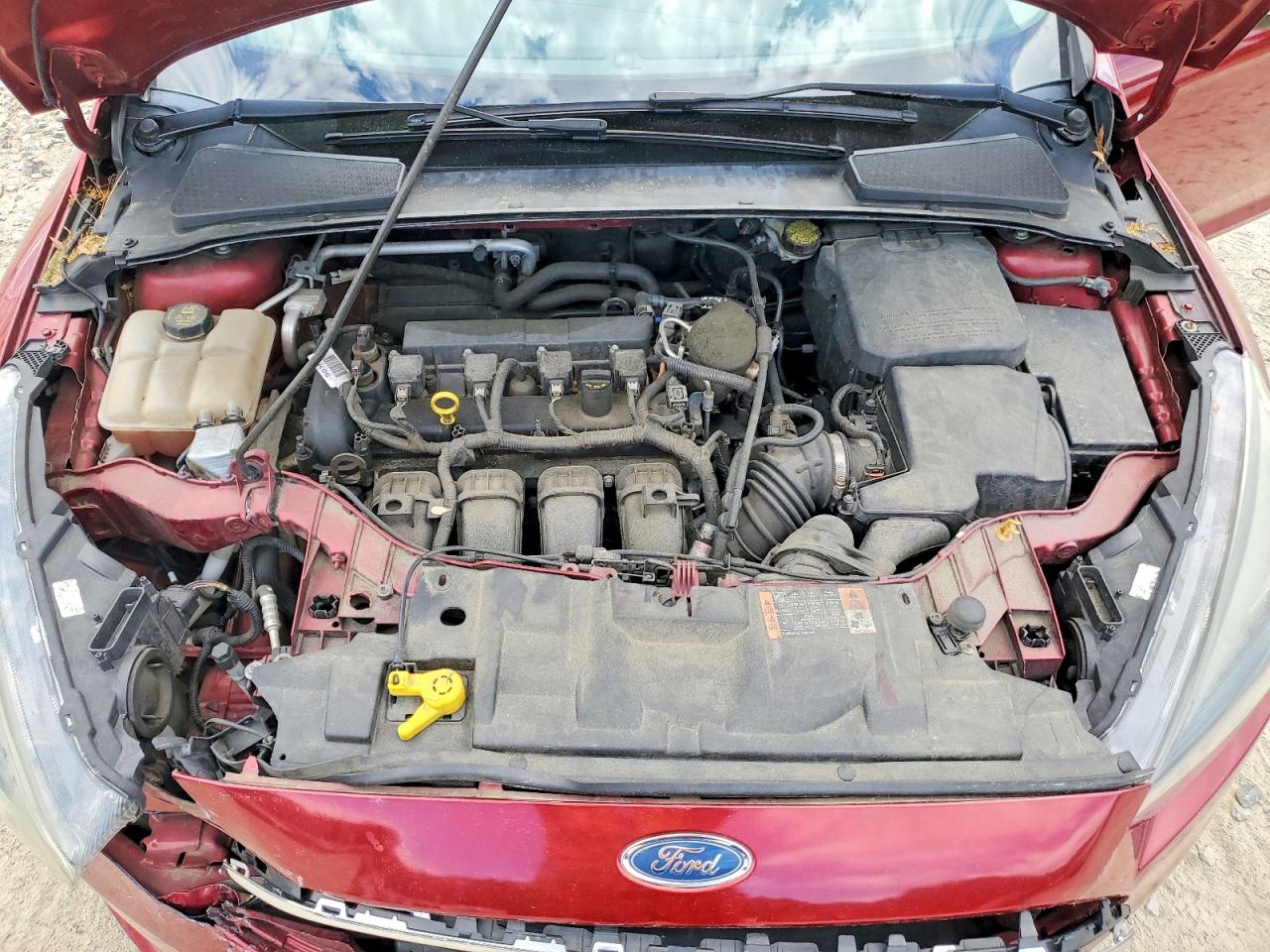 2015 Ford Focus Se Red vin: 1FADP3K27FL352969