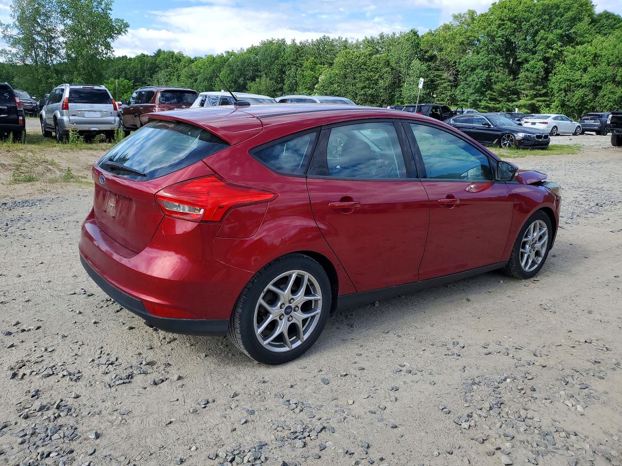 2015 Ford Focus Se Red vin: 1FADP3K27FL352969