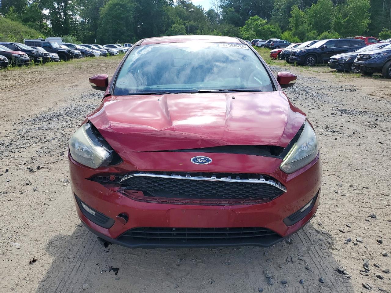 2015 Ford Focus Se Red vin: 1FADP3K27FL352969