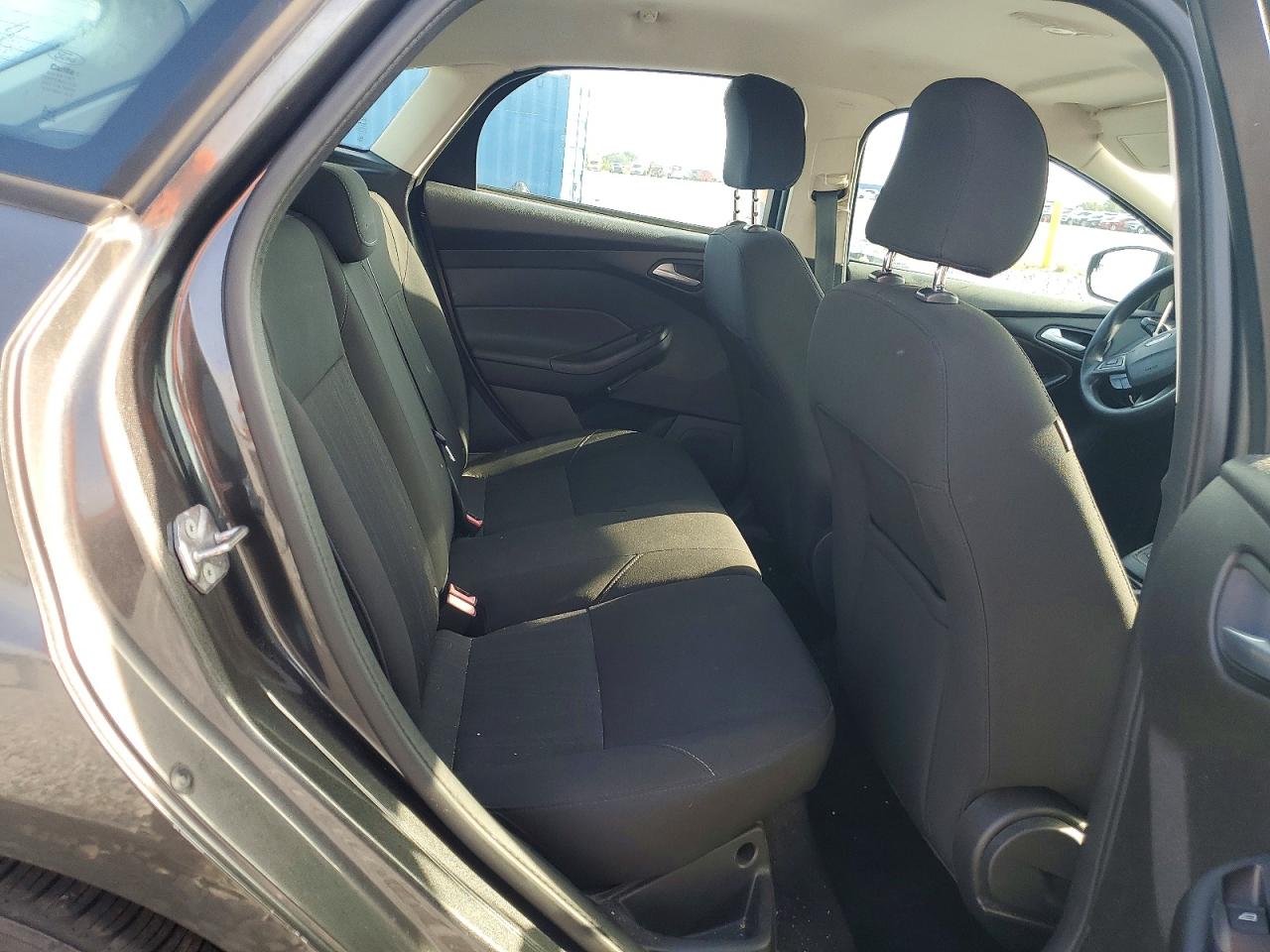 2015 Ford Focus Se Gray vin: 1FADP3K27FL365978