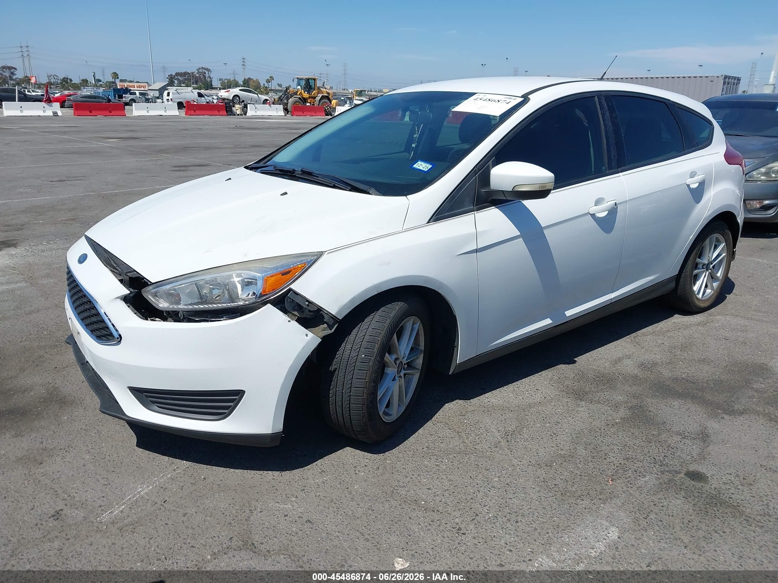 2015 Ford Focus Se White vin: 1FADP3K27FL384563