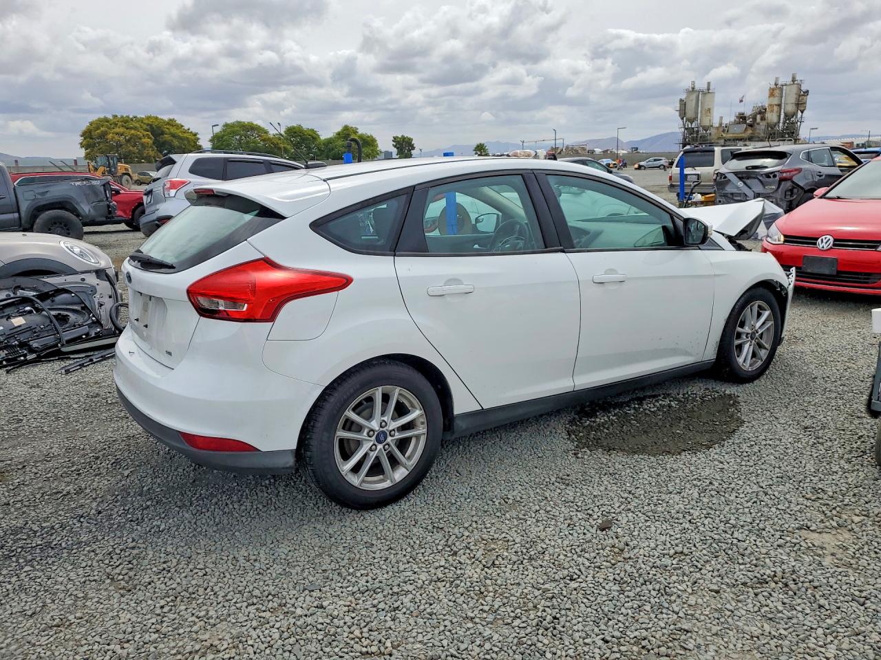 2016 Ford Focus Se Белый vin: 1FADP3K27GL284691