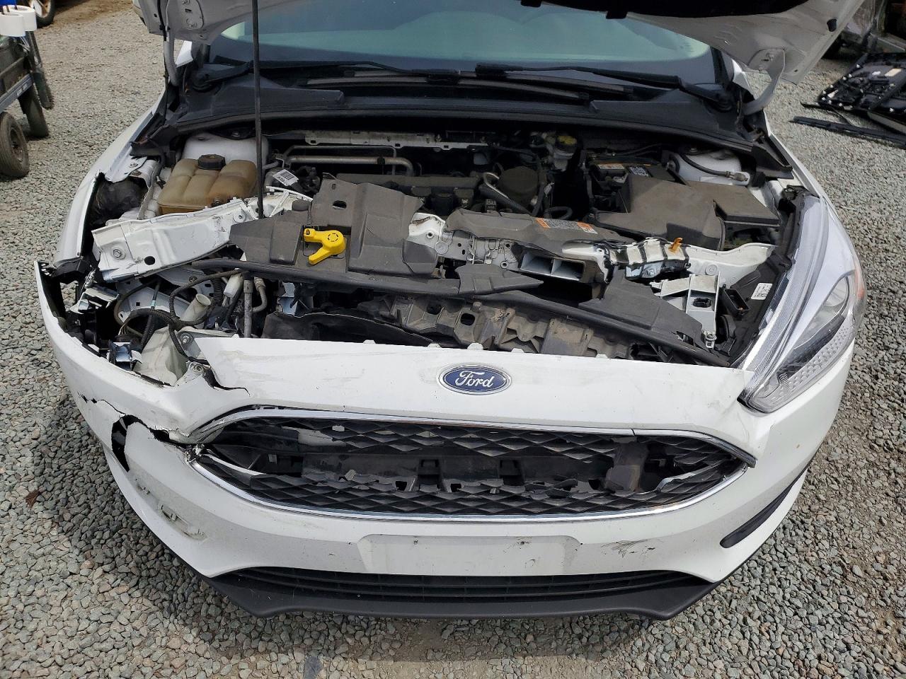 2016 Ford Focus Se Белый vin: 1FADP3K27GL284691