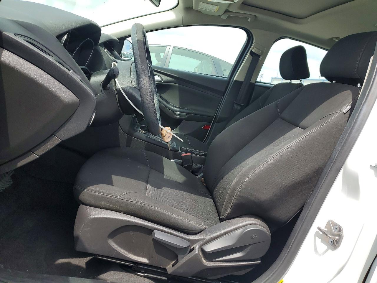 2016 Ford Focus Se Белый vin: 1FADP3K27GL284691