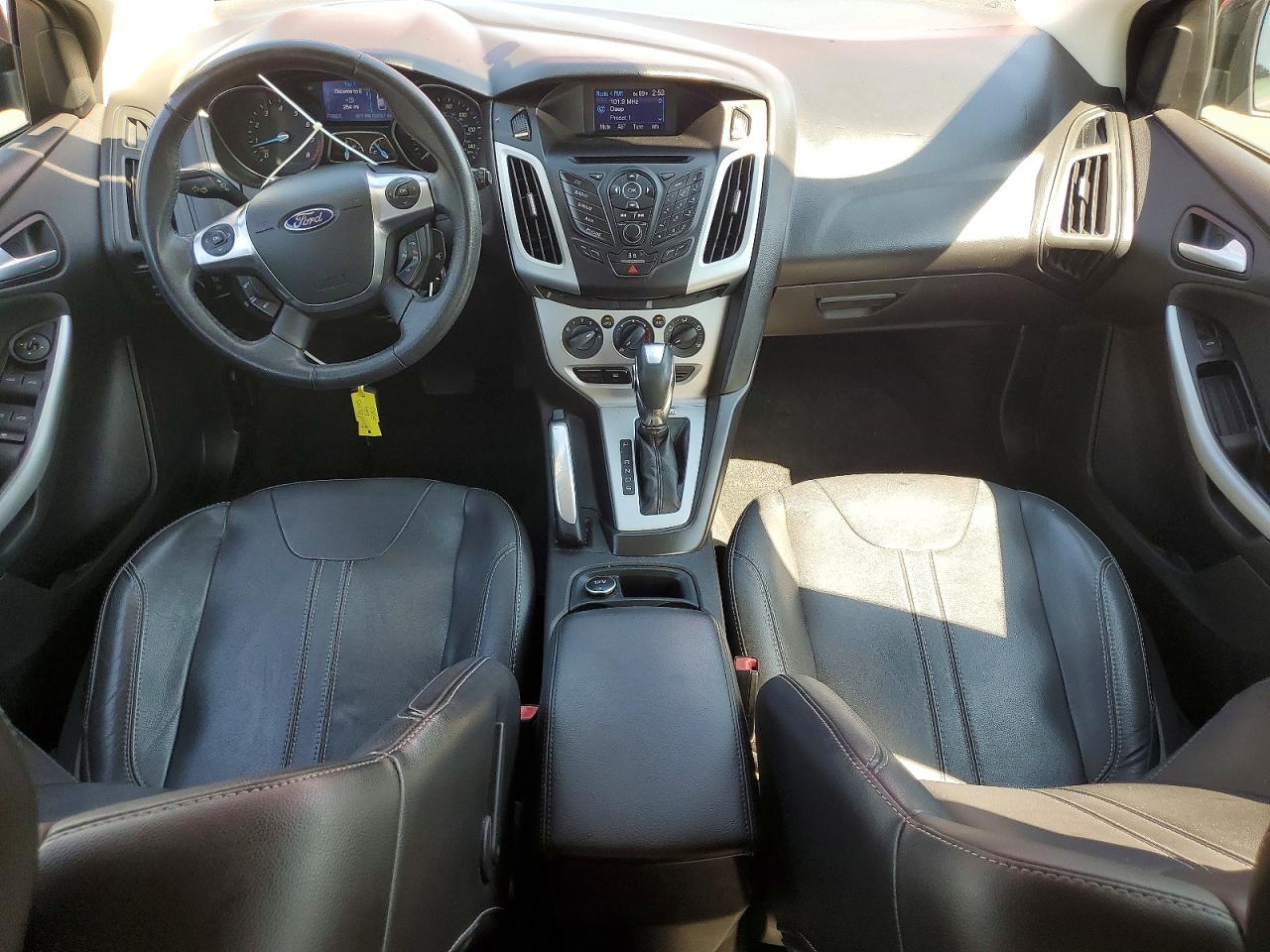 2013 Ford Focus Se Red vin: 1FADP3K28DL117218