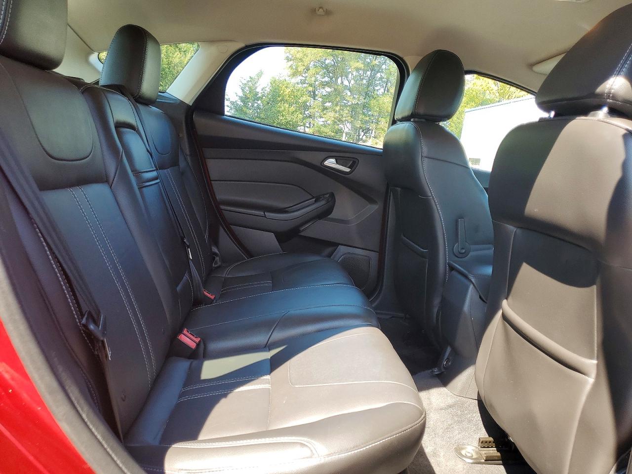 2013 Ford Focus Se Red vin: 1FADP3K28DL117218