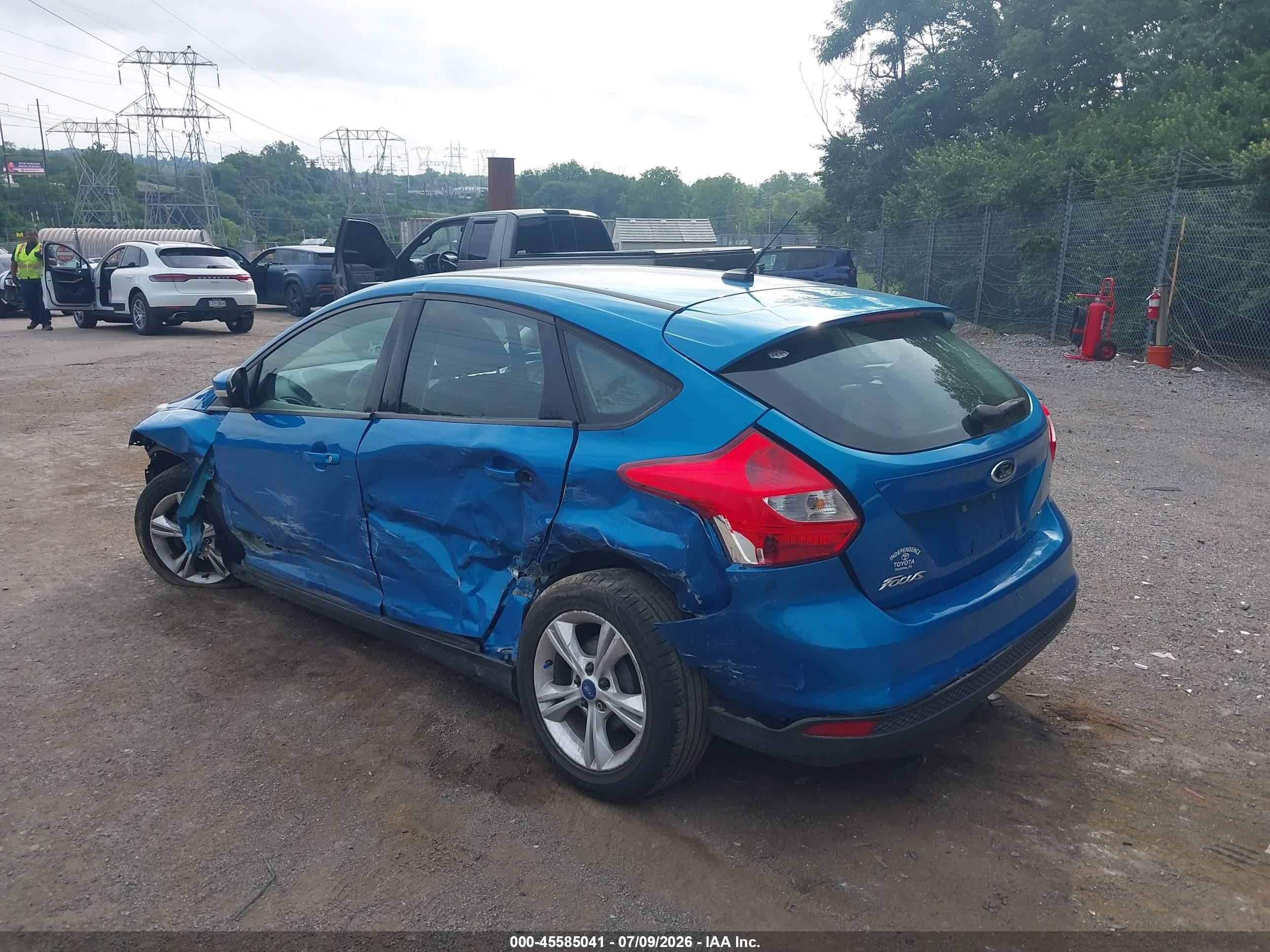 2013 Ford Focus Se Blue vin: 1FADP3K28DL122337