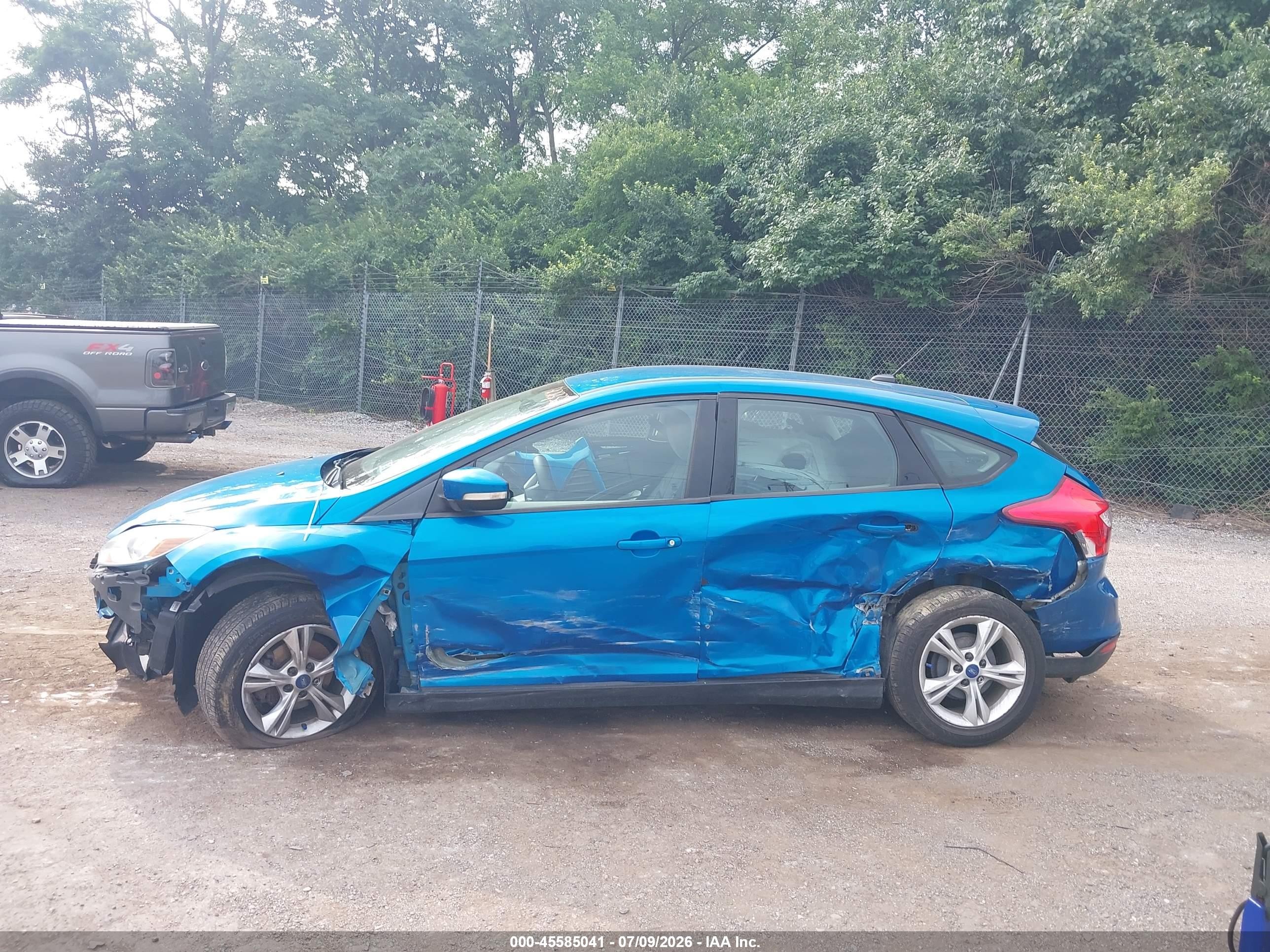 2013 Ford Focus Se Blue vin: 1FADP3K28DL122337