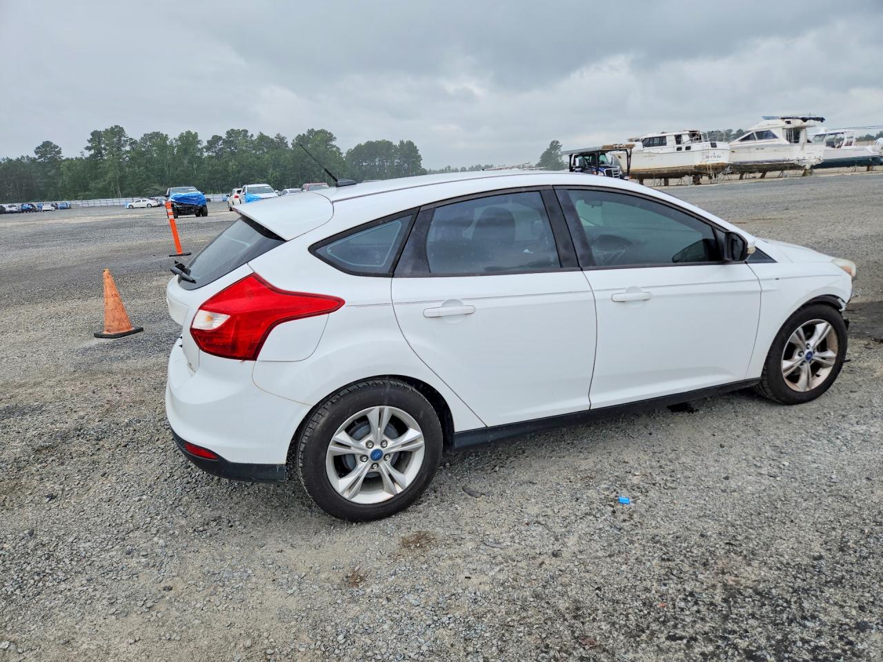 2013 Ford Focus Se White vin: 1FADP3K28DL131409