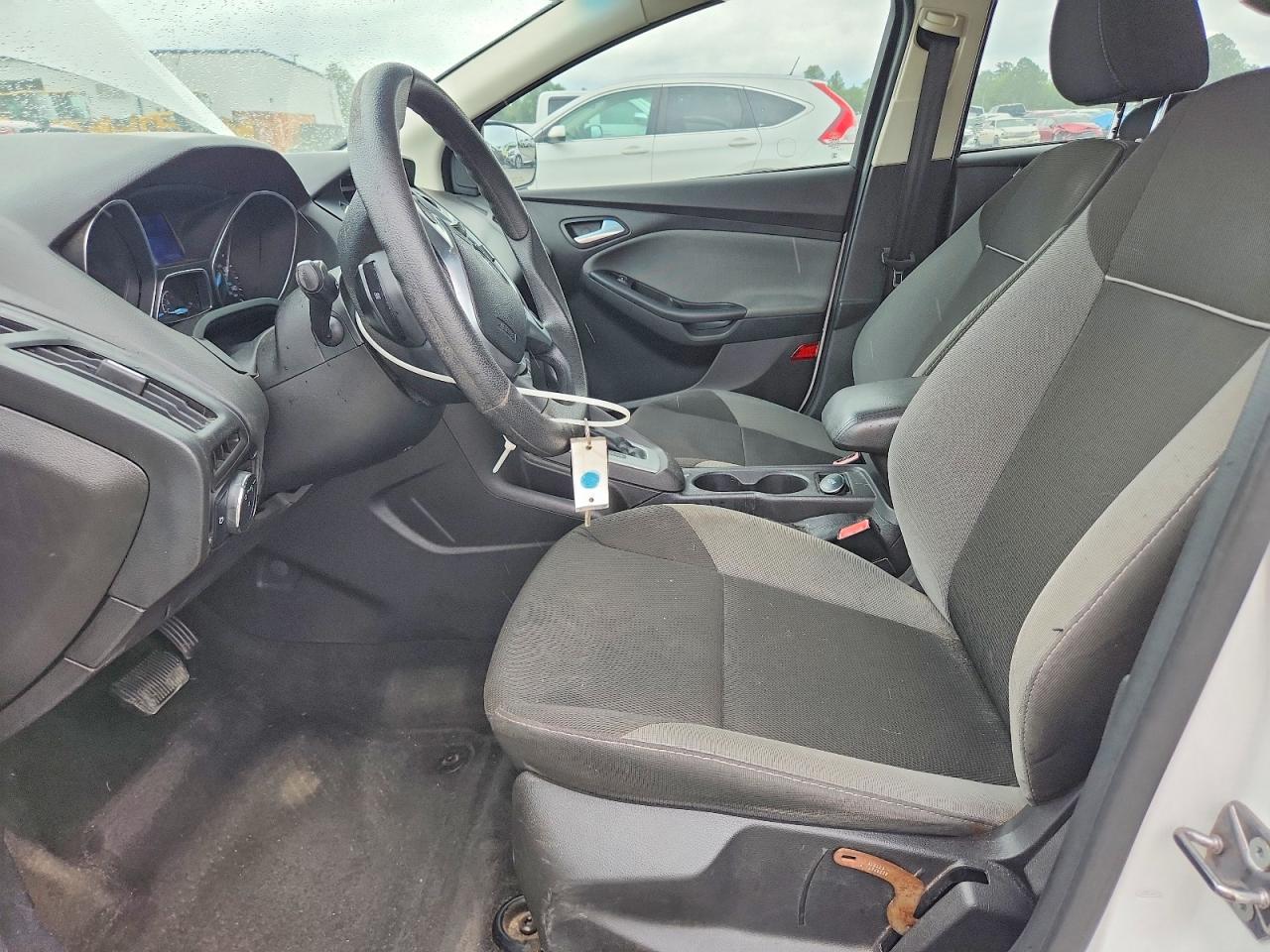 2013 Ford Focus Se White vin: 1FADP3K28DL131409