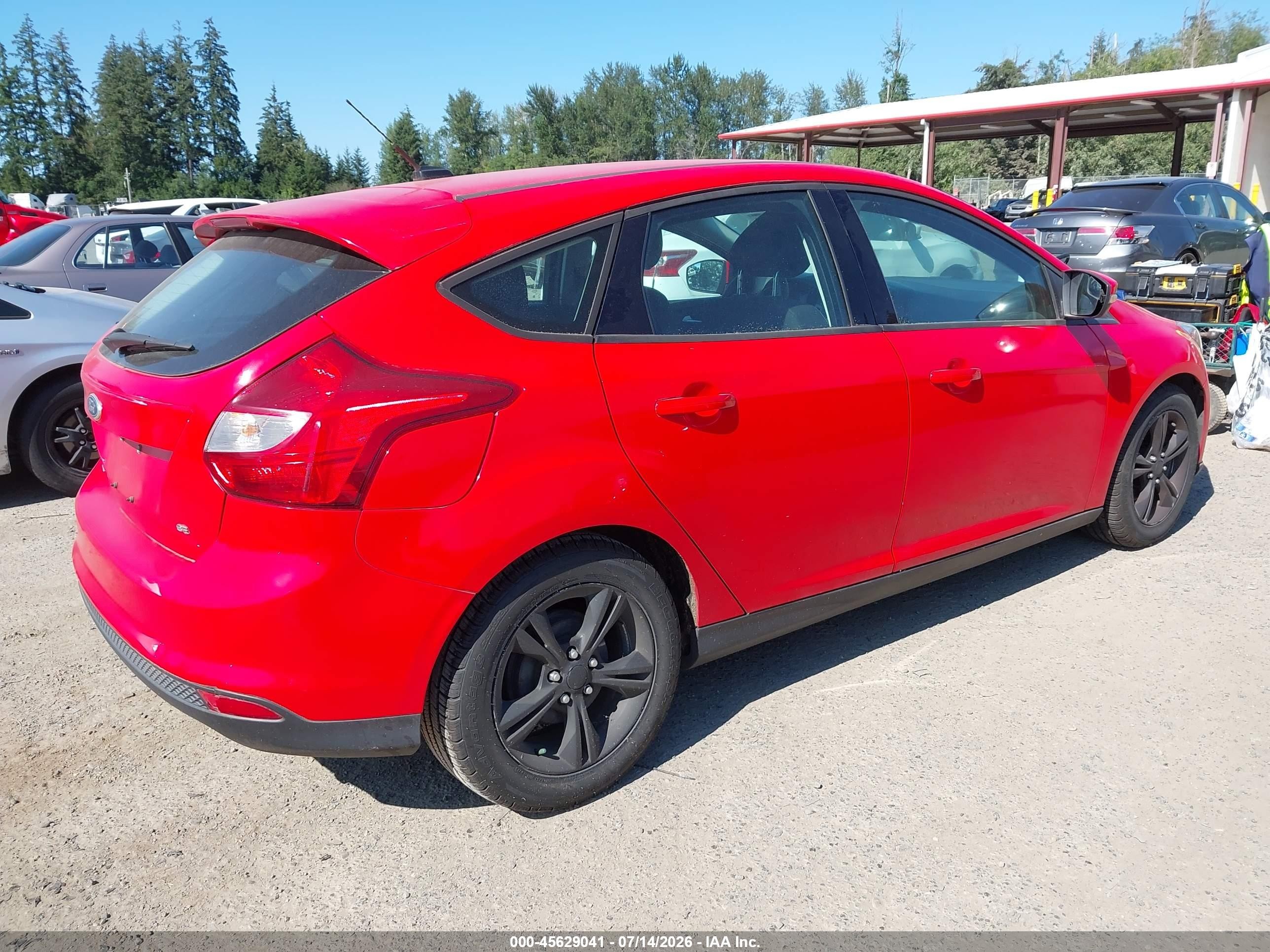 2013 Ford Focus Se Red vin: 1FADP3K28DL145536