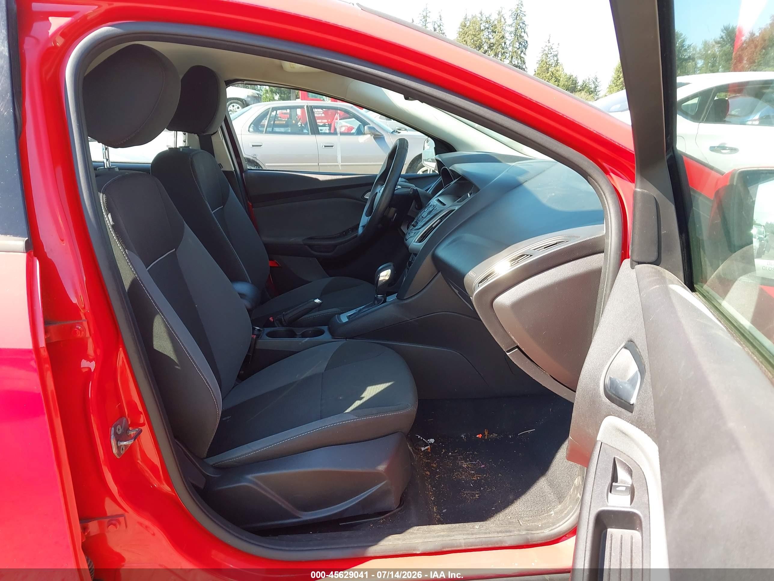2013 Ford Focus Se Red vin: 1FADP3K28DL145536