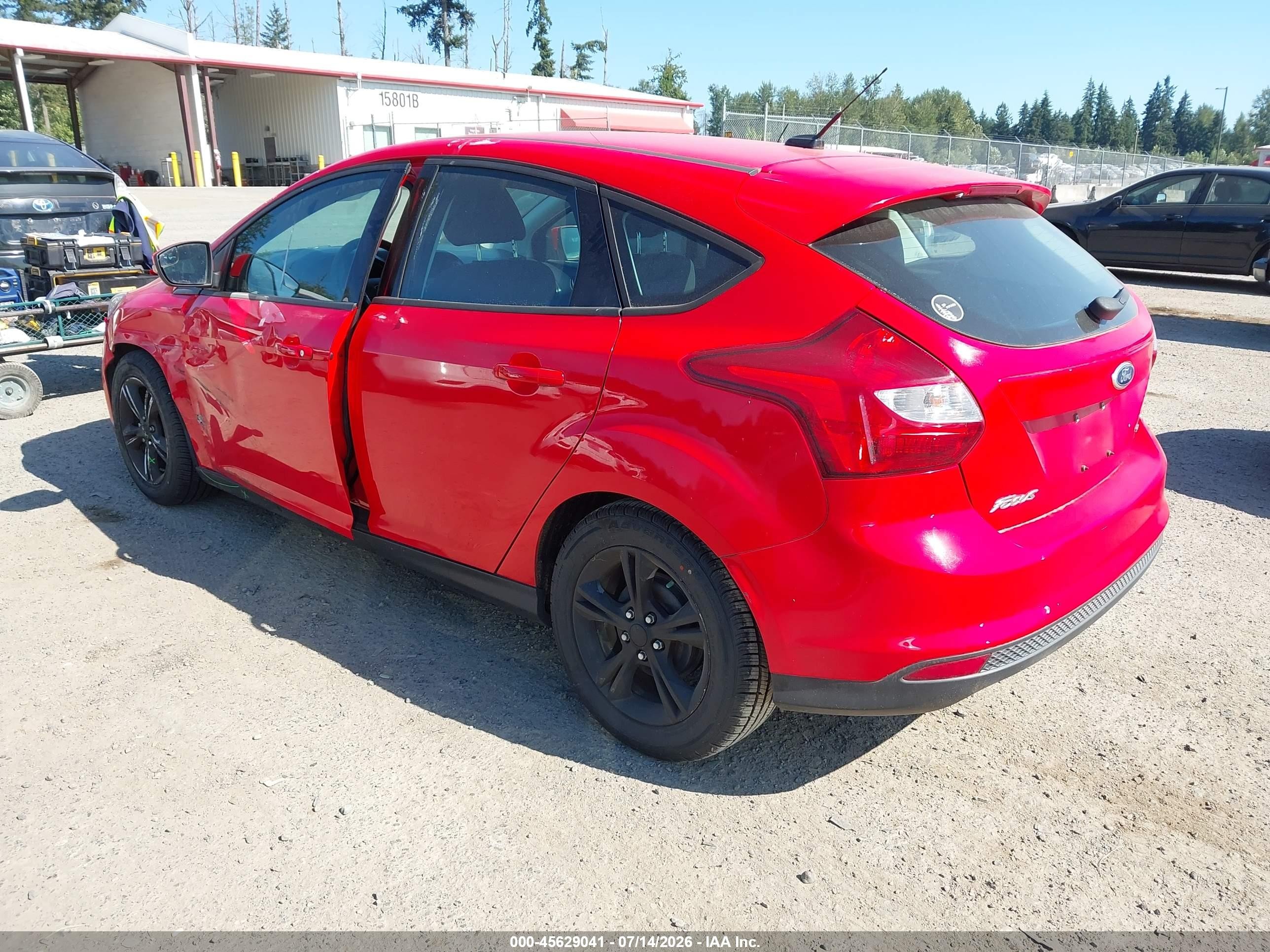 2013 Ford Focus Se Red vin: 1FADP3K28DL145536