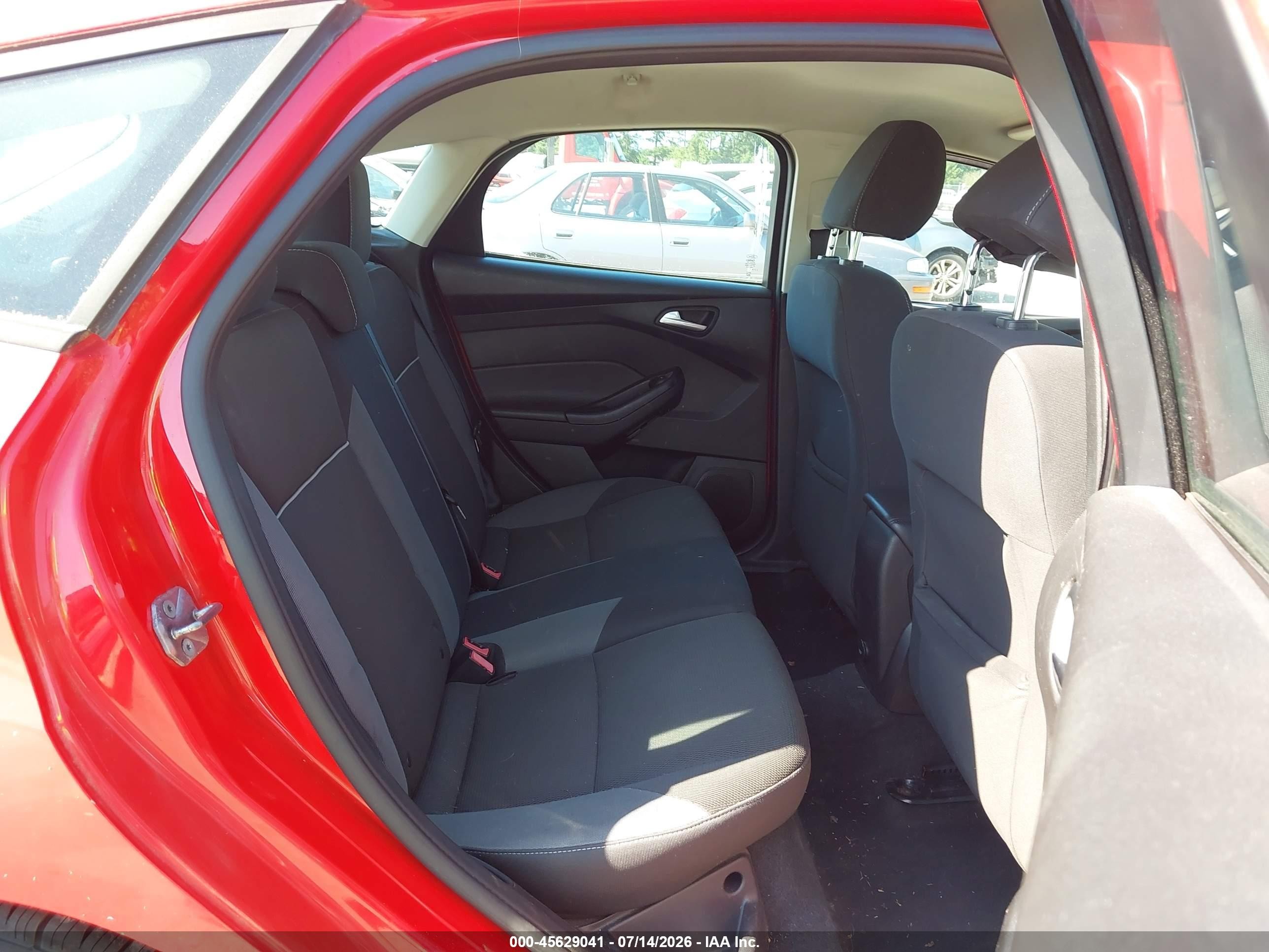 2013 Ford Focus Se Red vin: 1FADP3K28DL145536
