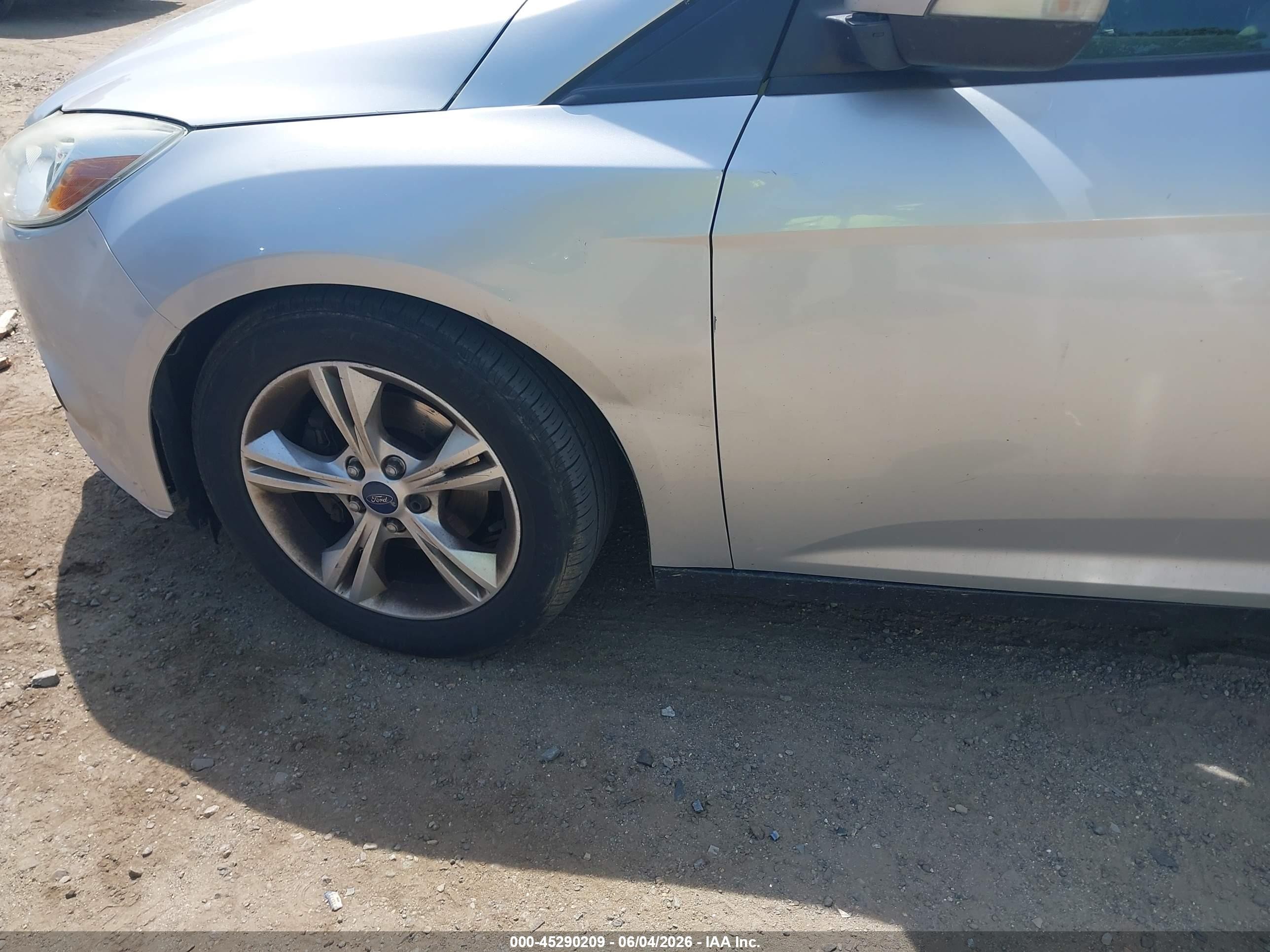 2013 Ford Focus Se Silver vin: 1FADP3K28DL159372
