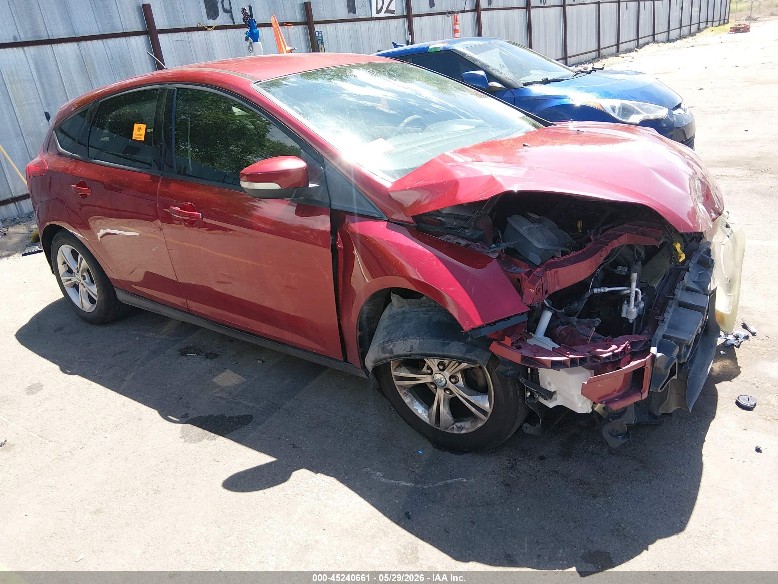 2013 Ford Focus Se Красный vin: 1FADP3K28DL222244