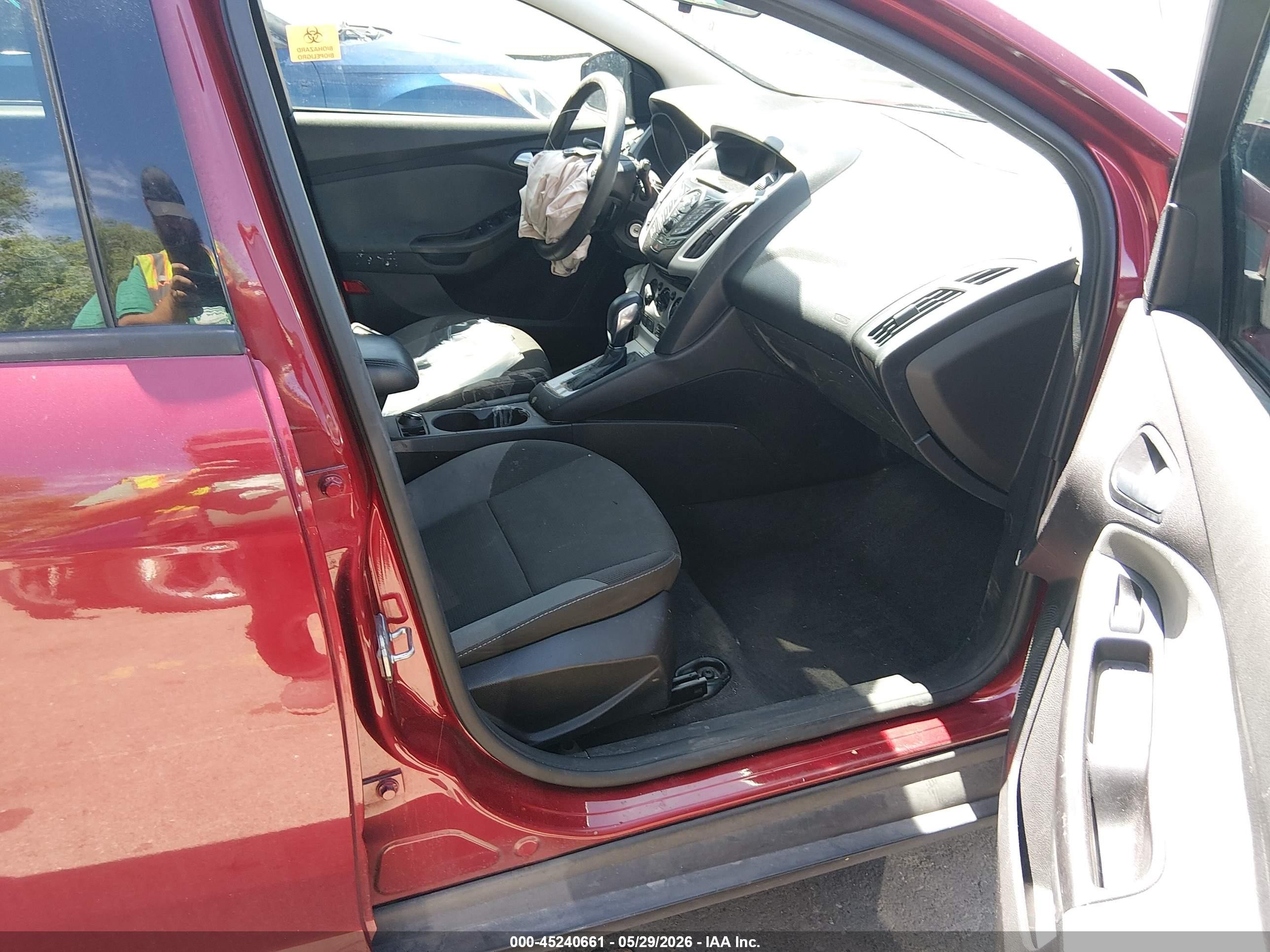 2013 Ford Focus Se Красный vin: 1FADP3K28DL222244