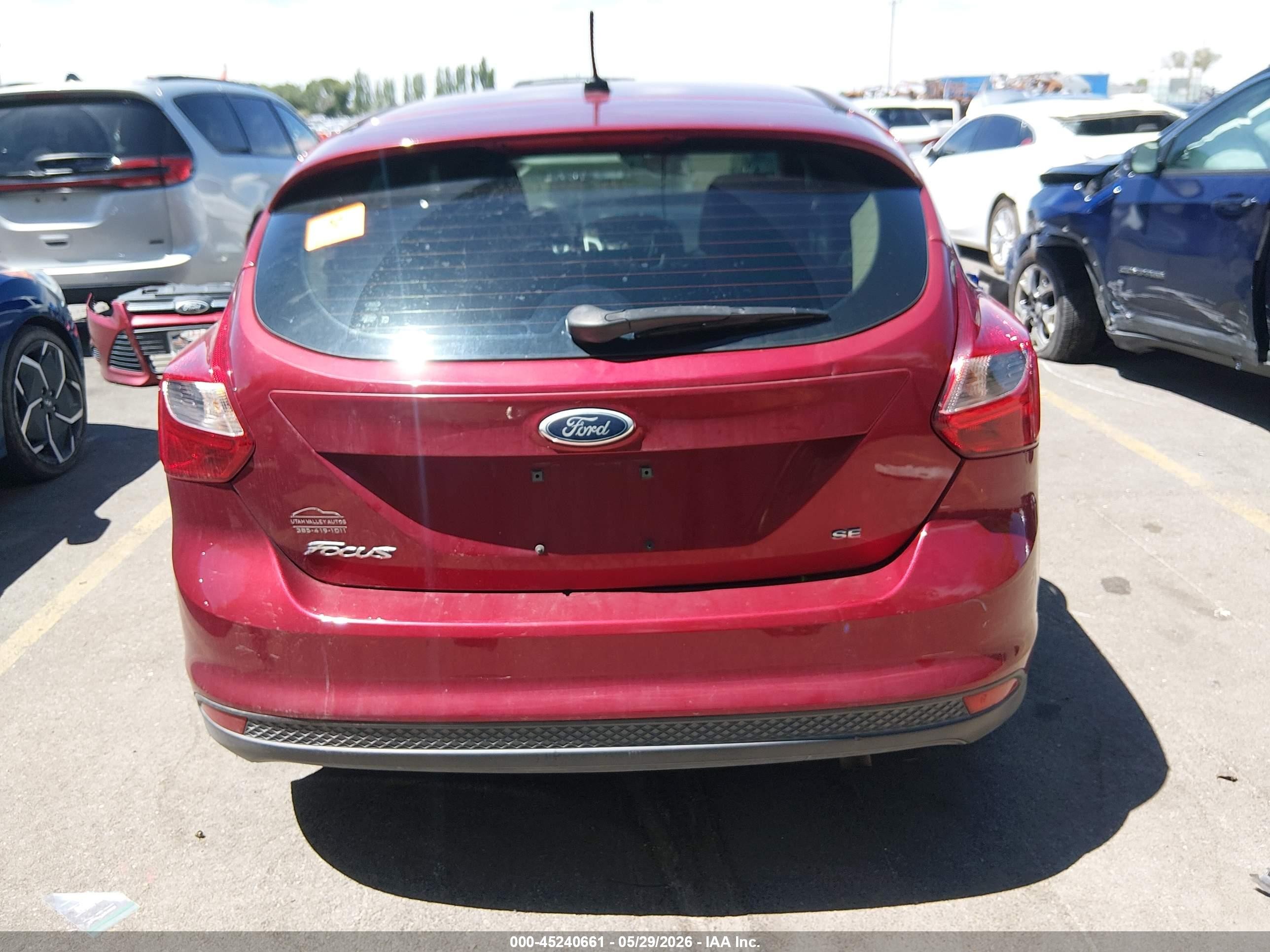 2013 Ford Focus Se Красный vin: 1FADP3K28DL222244