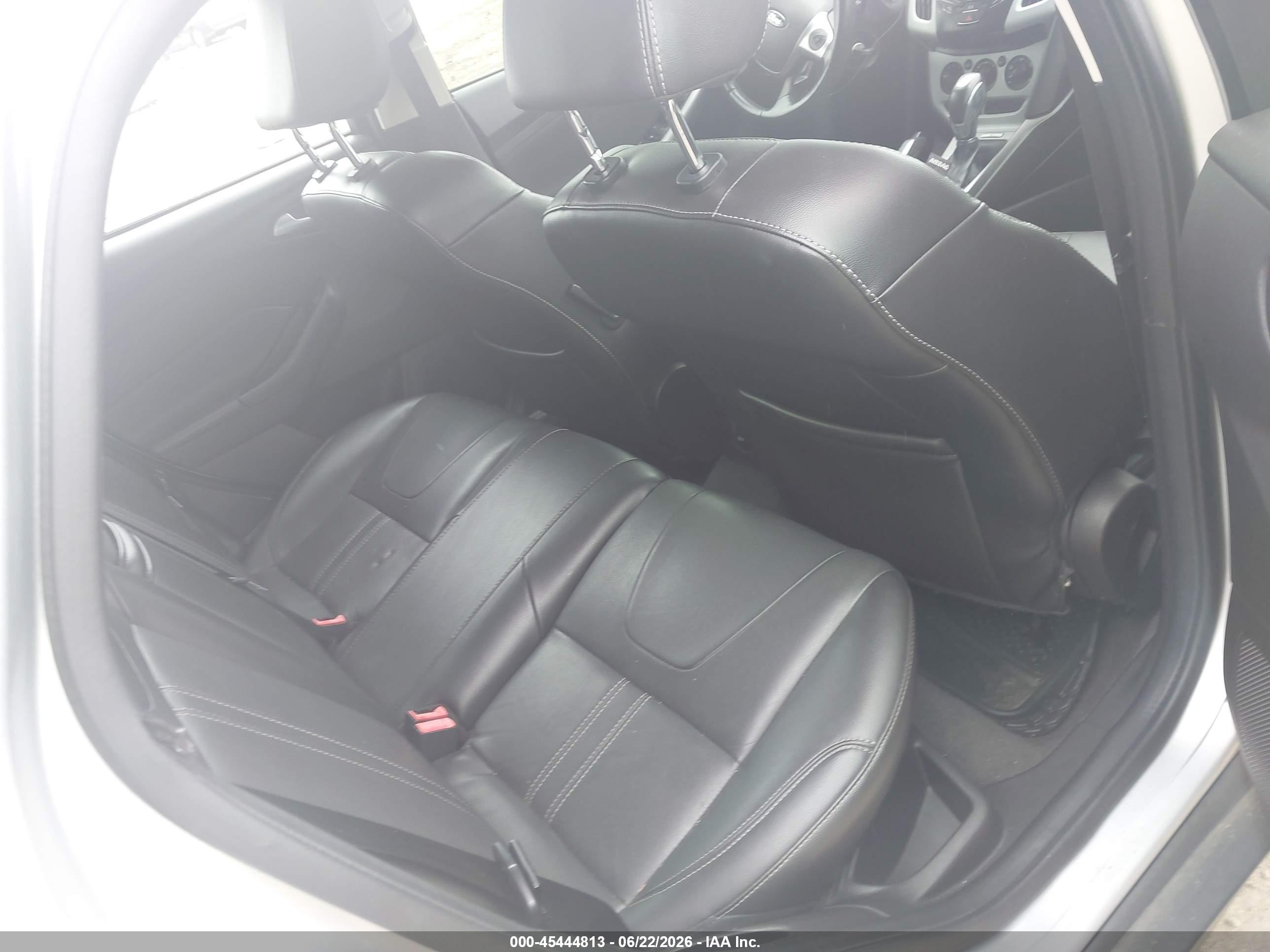 2013 Ford Focus Se Silver vin: 1FADP3K28DL223281