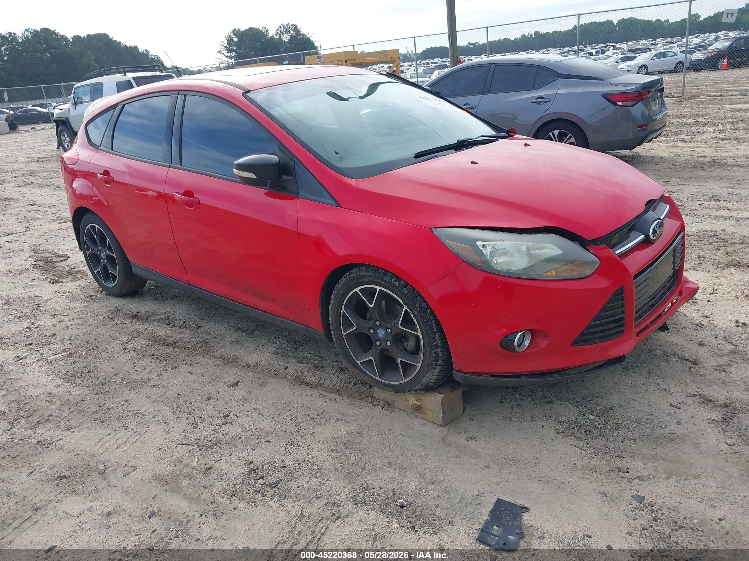 2013 Ford Focus Se Red vin: 1FADP3K28DL259259