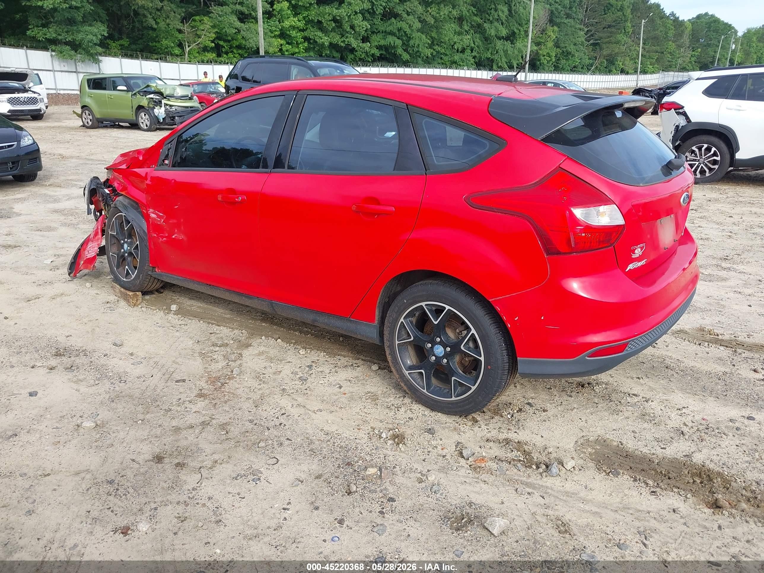 2013 Ford Focus Se Red vin: 1FADP3K28DL259259