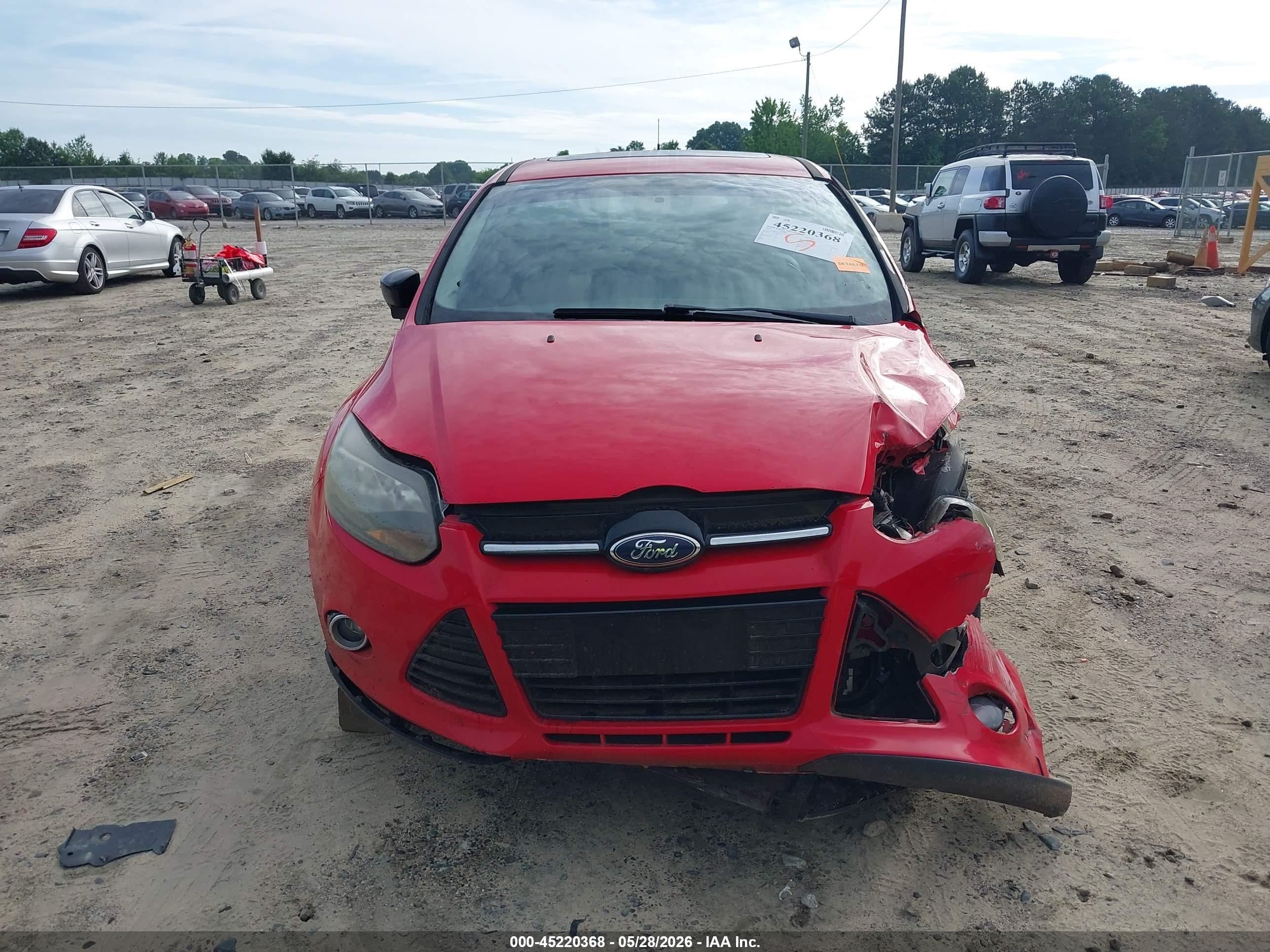2013 Ford Focus Se Red vin: 1FADP3K28DL259259