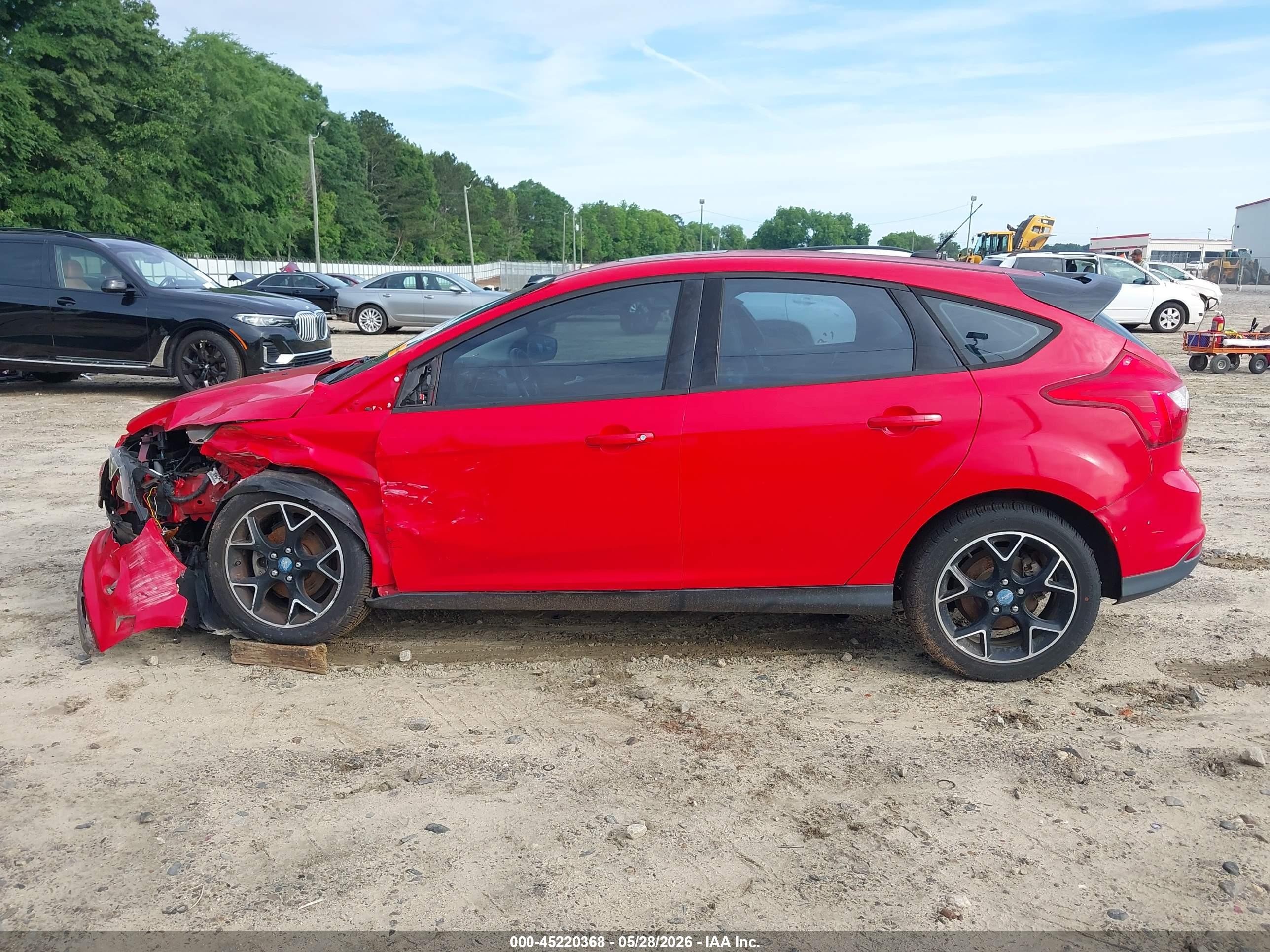 2013 Ford Focus Se Red vin: 1FADP3K28DL259259