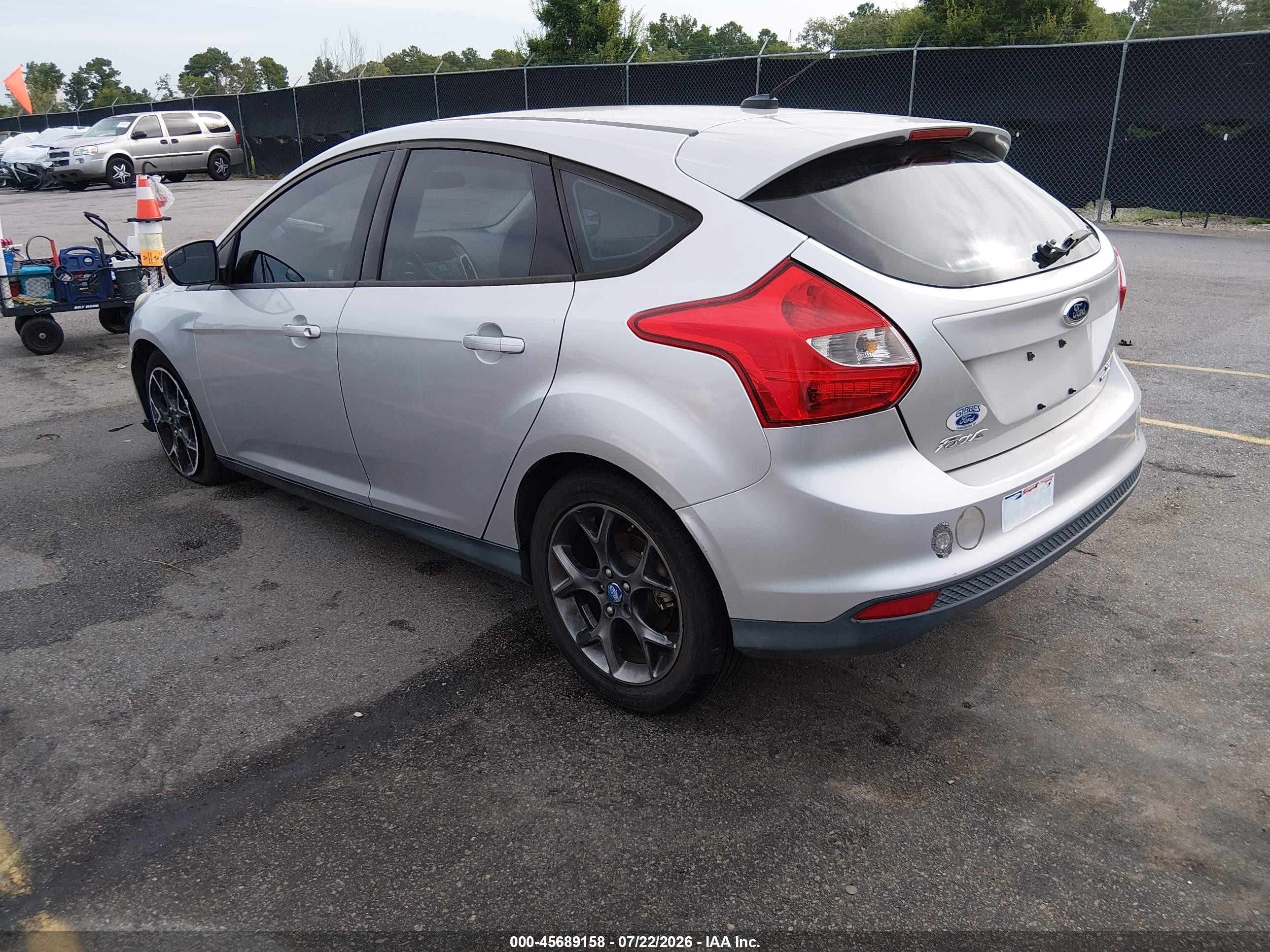 2013 Ford Focus Se Silver vin: 1FADP3K28DL275056