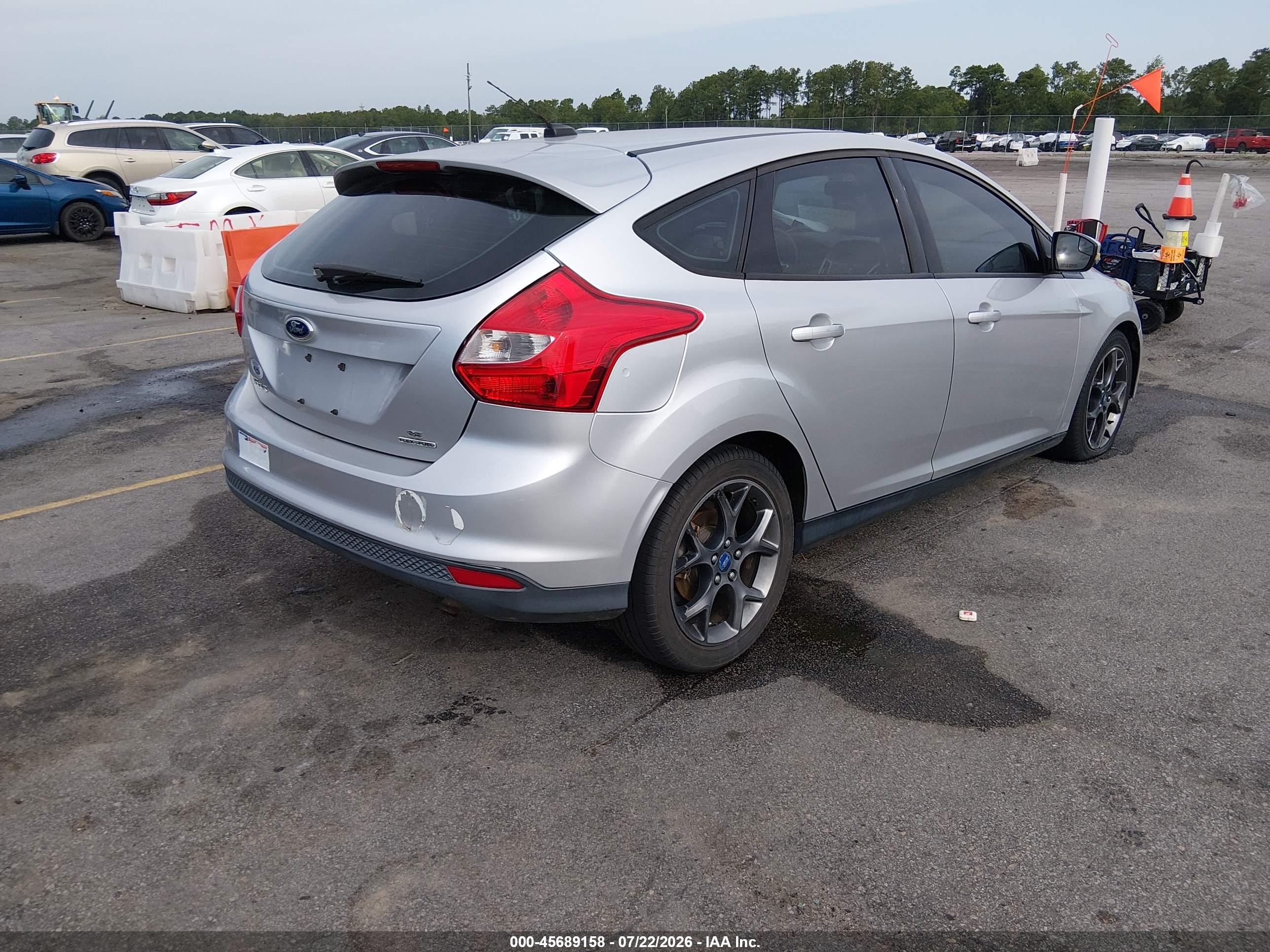 2013 Ford Focus Se Silver vin: 1FADP3K28DL275056