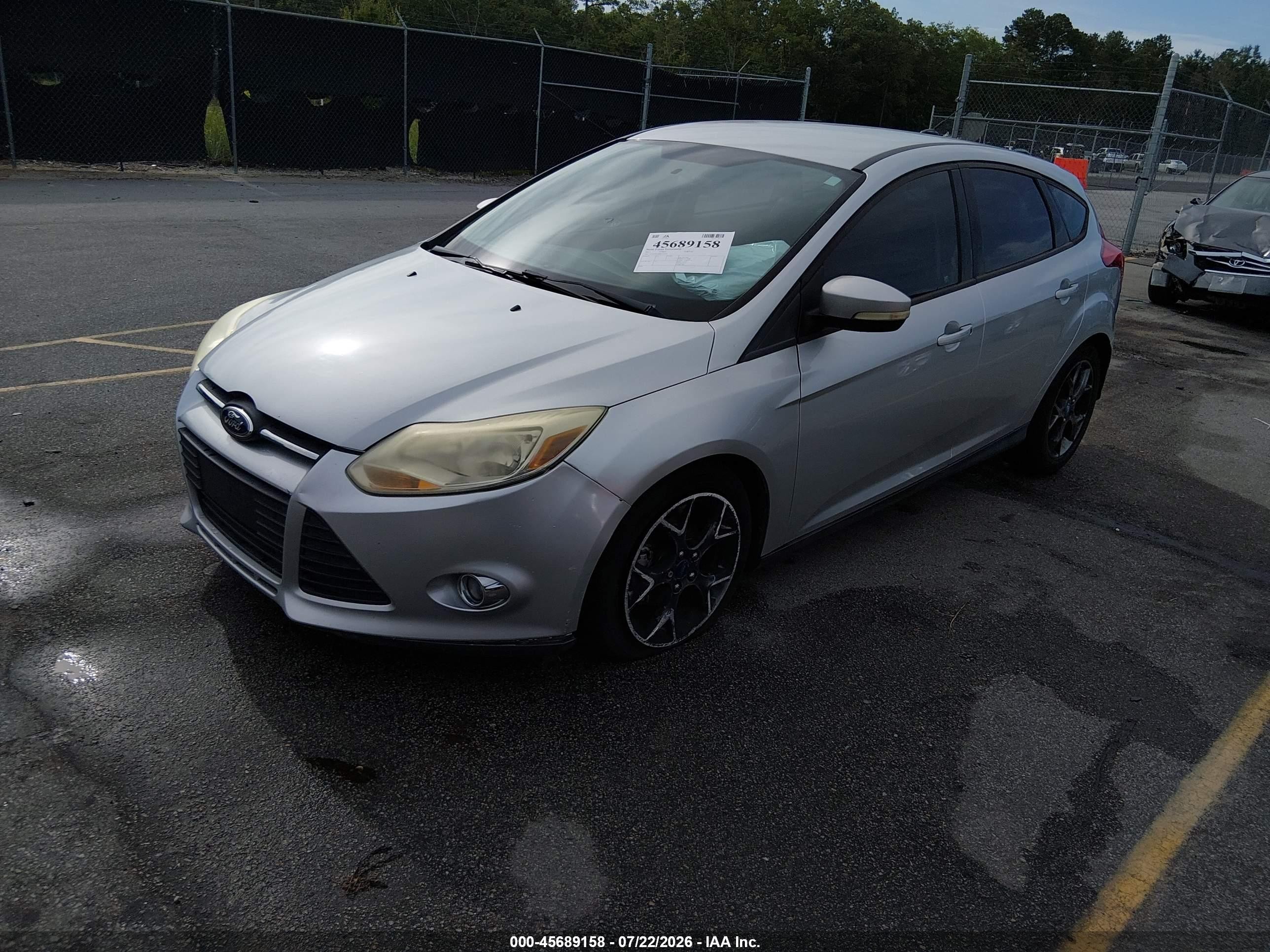 2013 Ford Focus Se Silver vin: 1FADP3K28DL275056